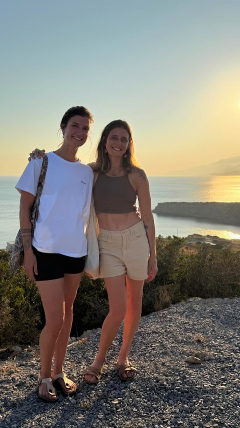“…journey within yourself. Enter a mine of rubies and bathe in the splendor of your own light.” ~ Rumi
a deep and transformative journey, beautiful connections, heartfelt conversations, nourishing food, daily swims and sunsets…that is our annual triopetra retreat. leave a 🩵 if you want to be part of it next year.
@yogatravel_worldwide
@pavlos.place_triopetra.beach
#journeywithin #crete #grece #triopetra #yoga #practice #yogaretreat #yogatravel #bhakti #bhaktiyoga #mantra #connection #sunset #grateful