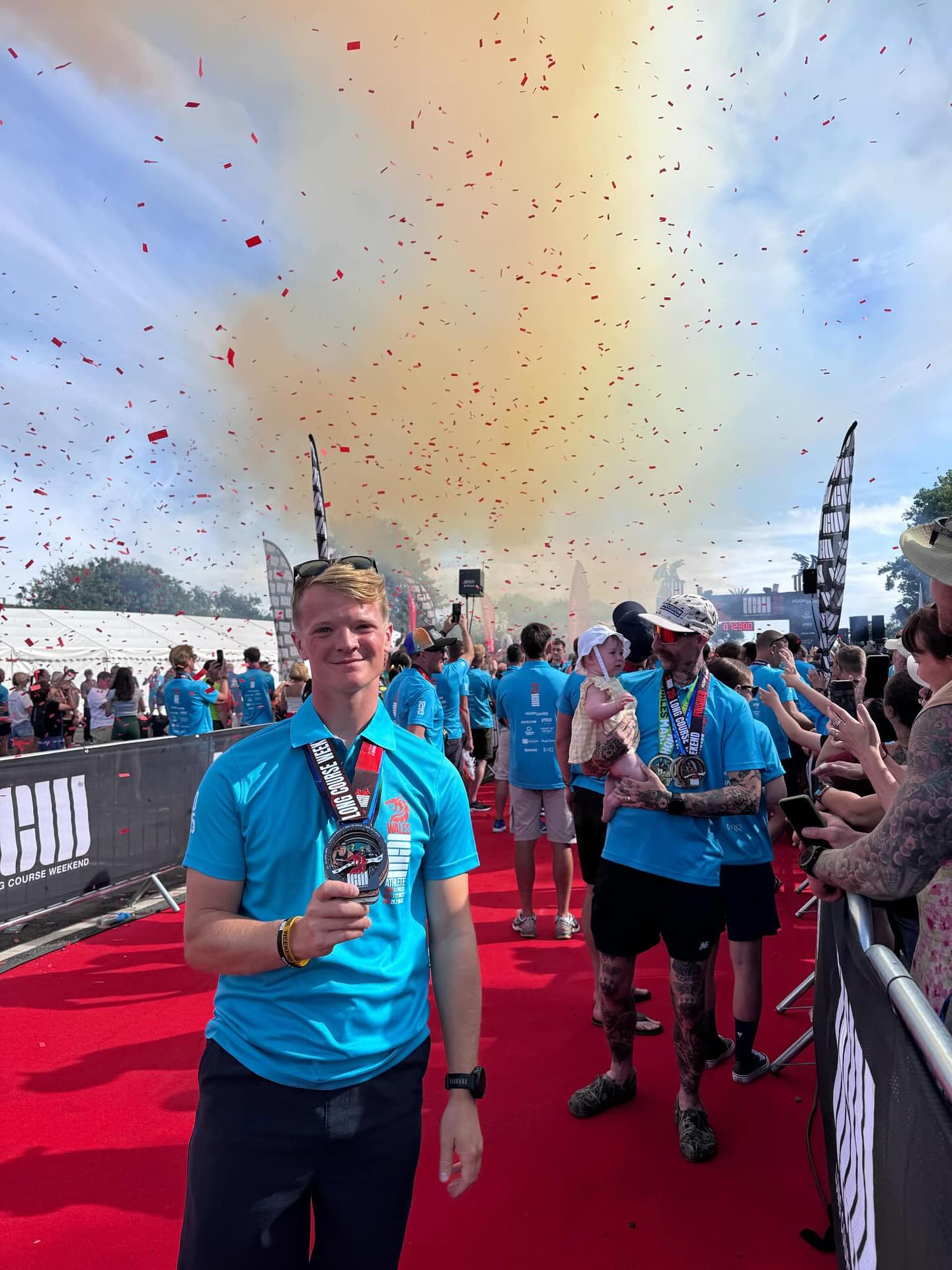 🏅Medal Monday🏅
Well done to everyone who was down in Tenby over the weekend for LCW. Amazing efforts seen from our members over the three days 🏊🏽♀️ 🚵🏼♂️ 🏃♂️ . Special mention to @tombridges8 who completed the whole @longcourseweekend 👏🏼 - 2.4 mile swim, 112 mile bike followed by the marathon in the blazing heat yesterday 🔥🔥
Also well done to @ceripuckers who competed over the three days of events aswell 💪🏽
MASSIVE congratulations to @coredistinction who achieved a silver medal in the world aquathlon champs 🤩 incredible 🤩
@tejq @liddstpc & @jdrasq took part in the Cardiff 3 peaks to raise money for Central Beacons mountain rescue @centralbeaconsmrt
Nala even won her own individual medal 🥹
We also had a ‘parks and pints’ social 🍺 & a group ride that headed out for 70km’s around the vale 👏🏼
Also see Dudley repping the new Cardiff tri doggie bandanas whilst he’s being looked after by social sec @sammontague12 🐶 🙌
It’s a new week… let’s go 💥
💛💙🖤
#cardifftriathletes #triathlon #longcourseweekend #longcourseweekendwales #tenby #aquathlontraining #bestclubintheworld