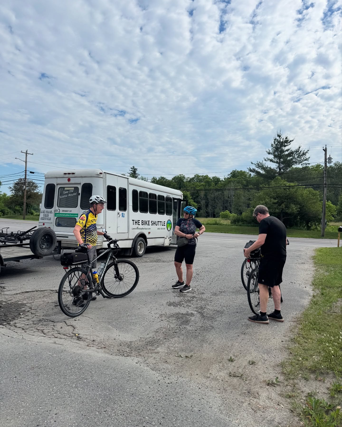 Seeing new places and meeting new faces! Love to see bike friends old and new comparing notes on the trail!
#biketravel #biketours #railtrail #bikelife #bikefriends #vermonting #lvrt #lamoillevalleyrailtrail