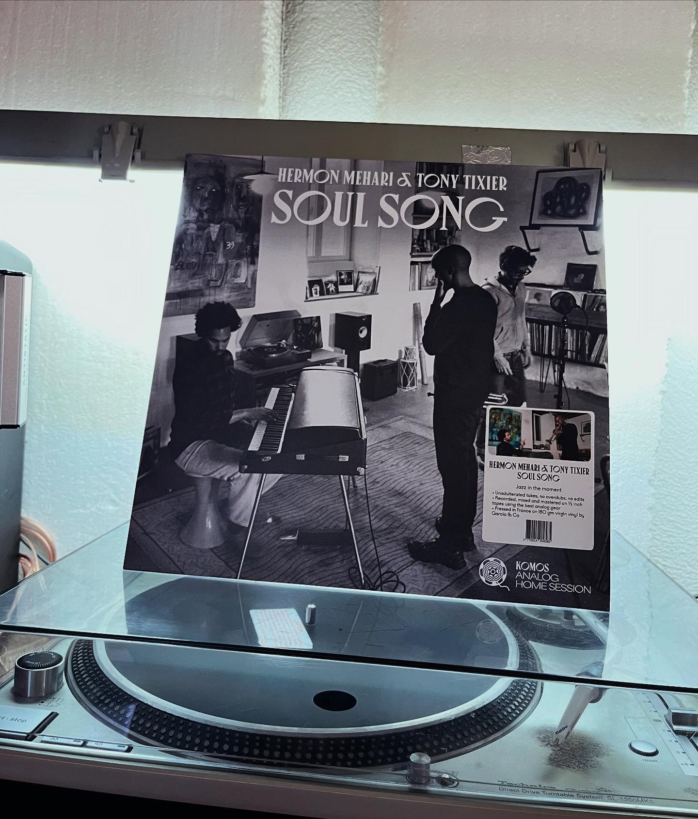 Soul Song - Hermon Mehari et Tony Tixier 🎺
Disque noir en 180g
Pochette simple en 350gr avec finition mat
Surpochette
Session analogique 🎼
Un projet signé @komos_records
Merci pour votre confiance ! 🙏
——
Soul song - Hermon Mehari and Tony Tixier 🎺
180g black LP
350gr Simple matt varnish sleeve
Outersleeve
Analogic session 🎼
A project by @komos_records
Thanks for the trust ! 🙏