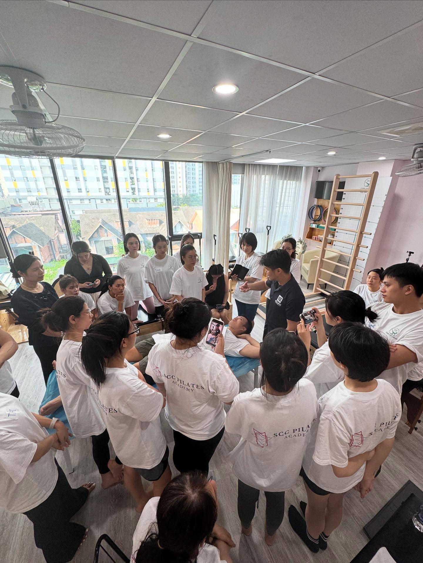 Thank you, SCC Pilates Hanoi @scc.pilates for hosting the Sports Massage Therapy Level 1 certification! ๐ We hope all participants had a fruitful and inspiring time learning from Edufit Asiaโs educators. Wishing everyone continued success in applying these valuable skills! ๐
#Hanoi #Vietnam #Singapore #SportsMassage #MassageTherapy #EdufitAsia #WellnessEducation #sccpilates