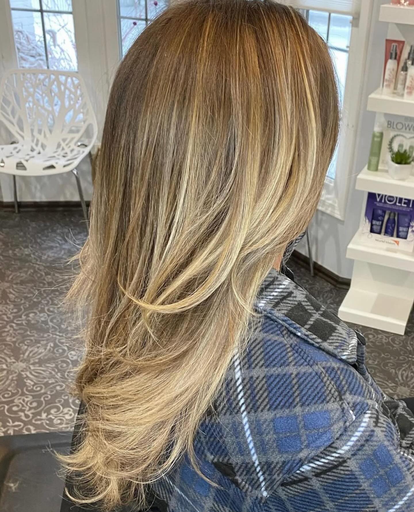 Your sun-kissed, low-maintenance summer color is calling ☀️✨ Whether you’re dreaming of soft balayage or subtle brightness, i’ve got the perfect look ready for you.
Have you scheduled your next appointment yet? Let’s make those summer hair dreams happen! 💛