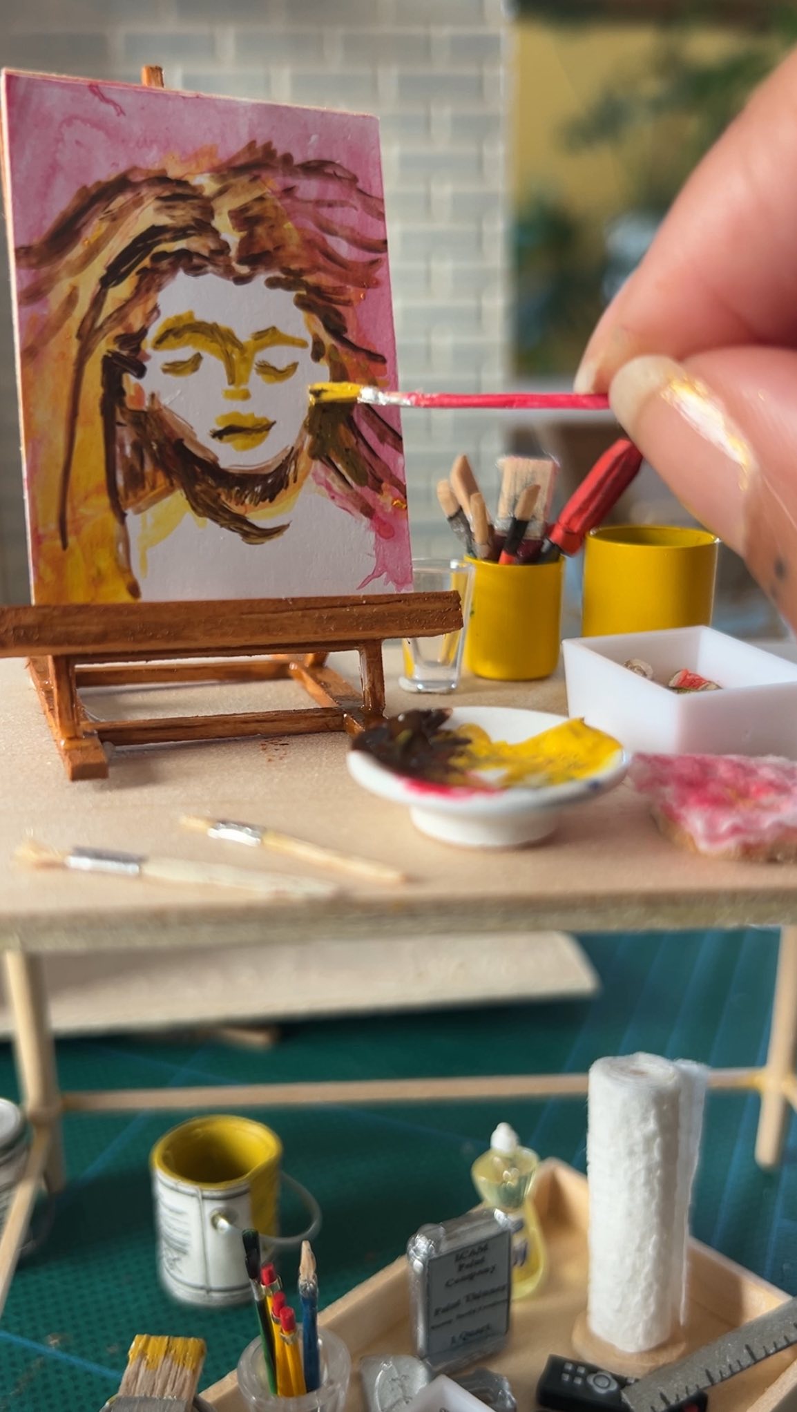 The small thangs I work on, between the big…
Had a dollhouse my family jokingly said we could move into when I was a kid. Now, between the loudness of the big, I enjoy the quiet of the small. Making the easel, paint brushes and canvas for a mini painting. Working on mini rooms I how to share in some larger space someday.
#artminature #miniature #miniatures #dollhouseart #dollhousedecor #dollhouse #dollhouseminiatures #artist #mini #laurenclayton
