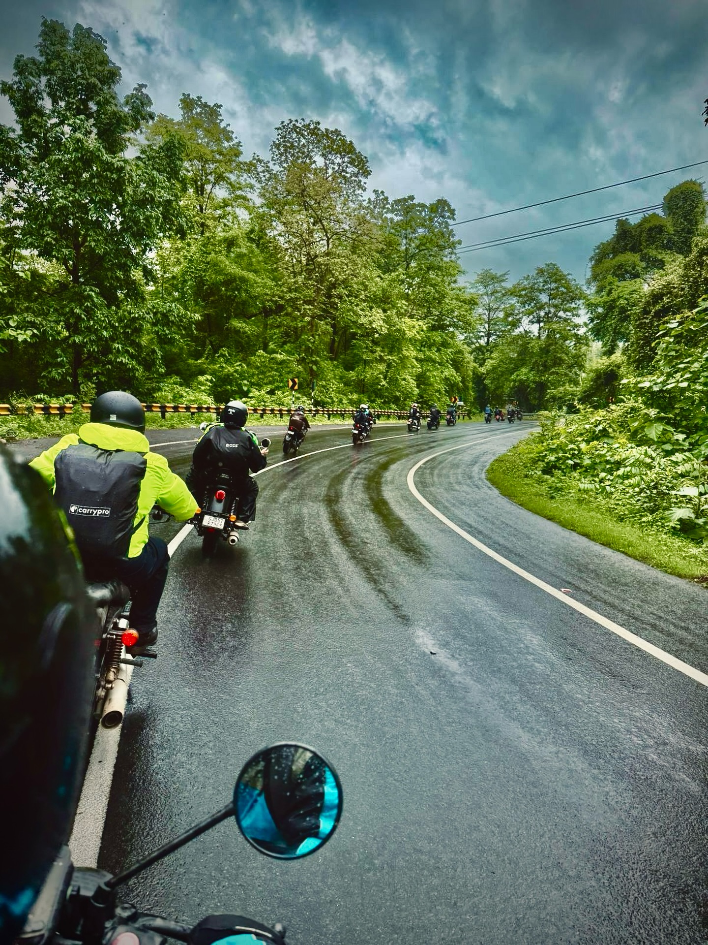 Its not about destination, Its more about journey. Monsoon hits differently when you enjoy riding in rain.
#MonsoonRide2025 #TeamSBC