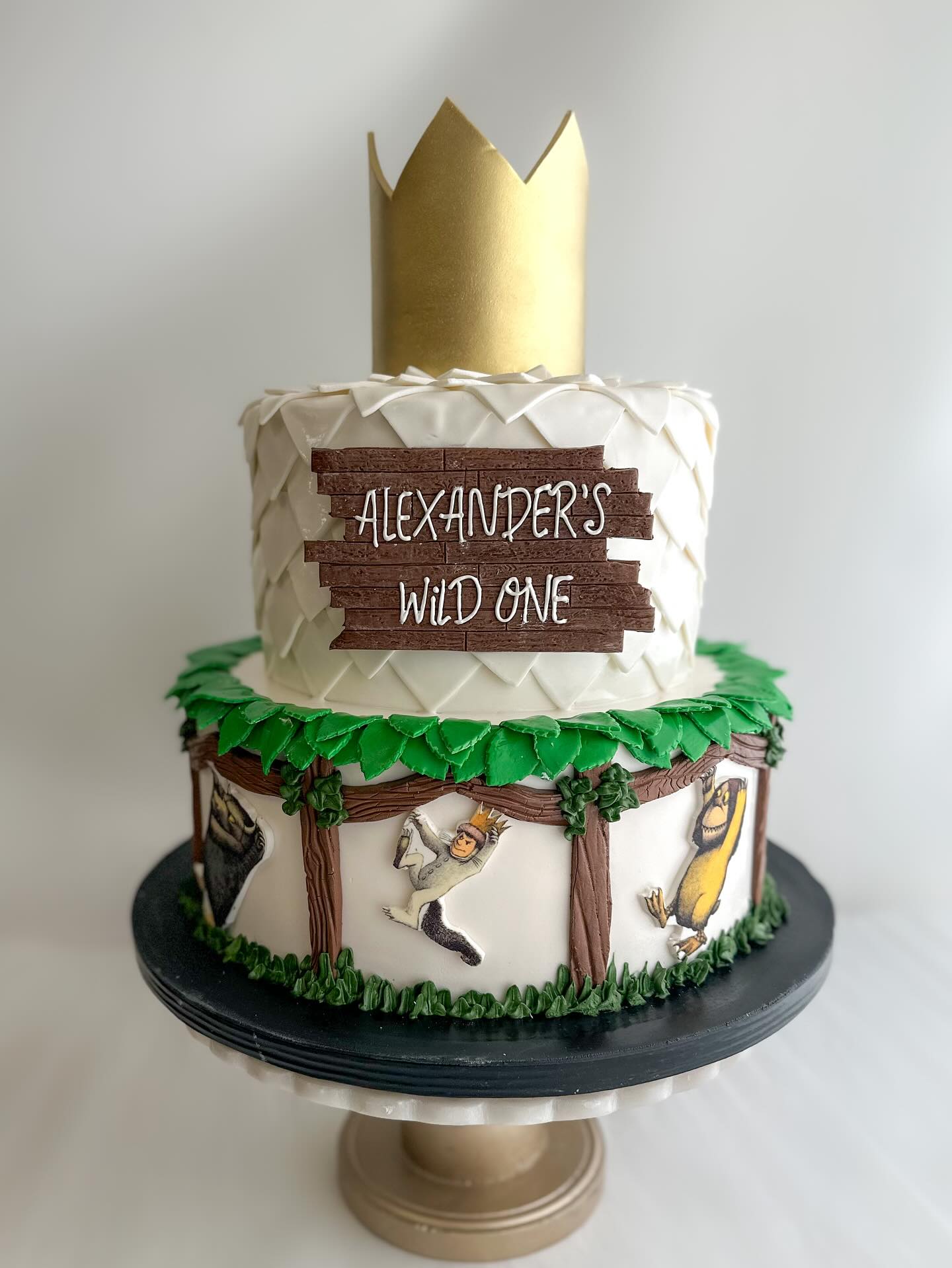 “We’ll eat you up! We love you so!”
#wherethewildthingsareparty #wherethewildthingsarecake #wherethewildthingsaretheme #customcake #firstbirthdaycake #1stbirthdaycake