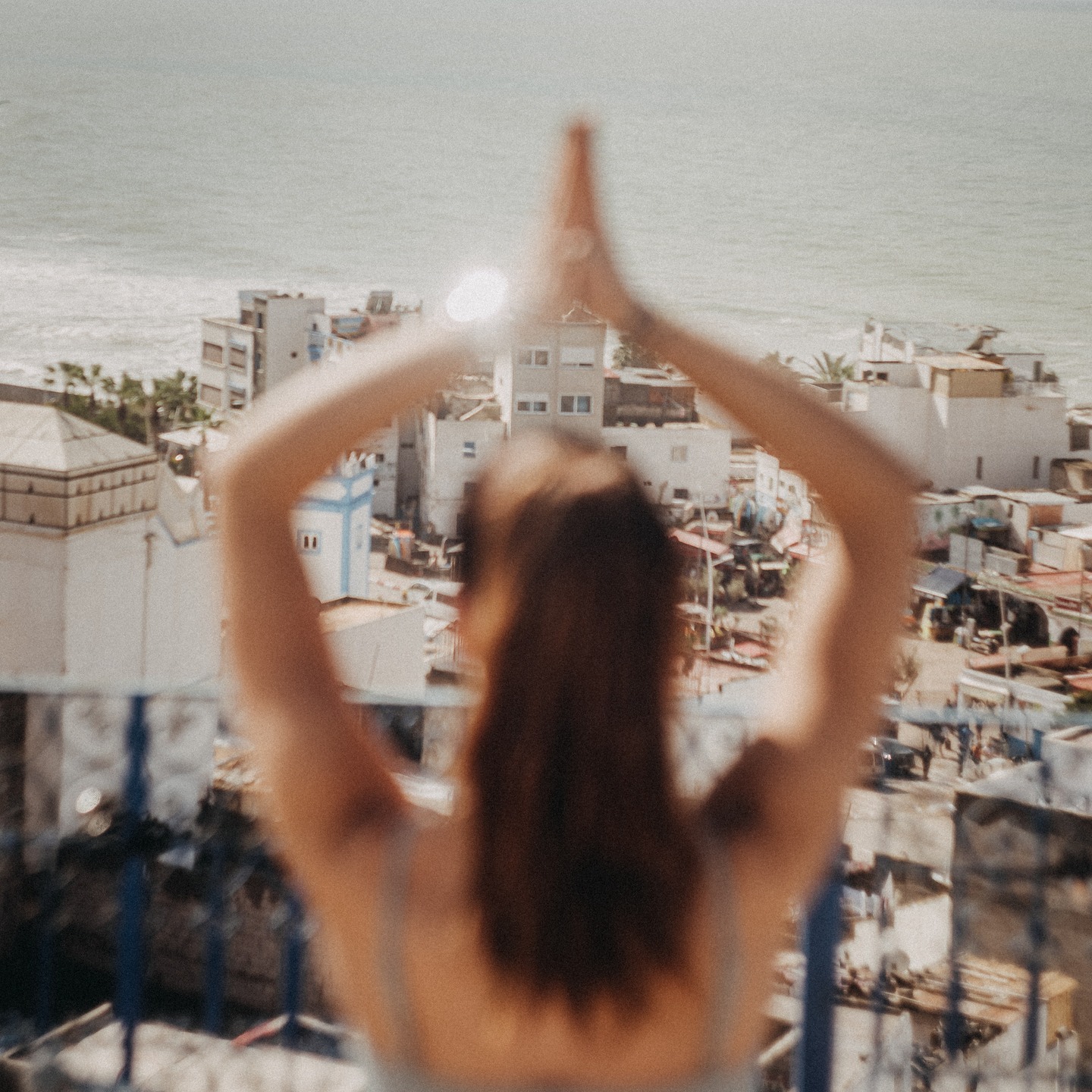 Jsem nadšená, že se s vámi mohu podělit o své nové dobrodružství – vítejte v 𝑀𝑂𝑂𝑁 𝑇𝑂𝑈𝐶𝐻. ♡
Tento název nebude symbolizovat pouze originální jogamatky, ale také něco mnohem hlubšího - Každá podložka vypráví svůj vlastní příběh, podobně jako každý z nás. 🌙🧘🏻♀️
Jsem ráda, že se mohu podělit o svou cestu a radost z vytváření něčeho, co má smysl.✨
Mým hlavním cílem je, aby každá podložka nejen dělala radost, ale také inspirovala a stala se bezpečným místem pro vaši praxi. Připojte se ke mně na této úžasné cestě a společně objevujme krásu jógy a mindfulness! #moontouchmatty . Věřím, že takové spojení nám umožní růst a inspirovat se navzájem. ✨🌙
Kromě podložek plánujeme i stylové doplňky, které budou podporovat vaši praxi a osobní rozvoj. Je na co se těšit, protože každý z těchto doplňků bude navržen tak, aby obohatil vaši zkušenost a stal se pomocníkem na vaší cestě.
PS: Web bude spuštěn do pár dnů.♡
S láskou,
𝑀𝑂𝑂𝑁 𝑇𝑂𝑈𝐶𝐻 ~ 𝑌𝑂𝐺𝐴 𝑀𝐴𝑇𝑆 & 𝑀𝐼𝑁𝐷𝐹𝑈𝐿 𝑊𝐸𝐴𝑅 🌞
