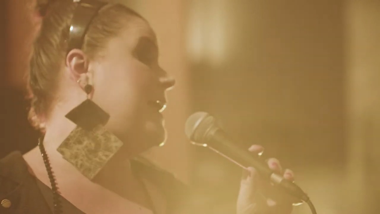 Contrate música ao vivo com charme e brasilidade para o seu evento!
⠀
🎵 Chega de Saudade – Tom Jobim & Vinícius de Moraes
🎙️ Interpretação ao vivo da Banda Brazucais
⠀
Um clássico eterno da bossa nova em versão ao vivo, elegante e cheia de swing.
Ideal para casamentos, jantares, coquetéis e celebrações cheias de charme.
⠀
🎤 Renata Versolato – Voz
🎷 Ubaldo Versolato – Sax
🎸 Gabriel Deodato – Violão
🎸 Léo Versolato – Baixo
🎹 Rodrigo Braga – Teclado
🥁 Abner Paul – Bateria
⠀
📍 Uma produção Músicas & Eventos – Música ao vivo com bom gosto, talento e sensibilidade para o seu evento.
⠀
📲 Fale com a gente e leve essa atmosfera única para a sua celebração!
⠀
🔗 www.musicaseeventos.com.br
📩 musicaseeventos@gmail.com
📱 WhatsApp: (11) 98590-6903
📸 Instagram: @musicas.e.eventos