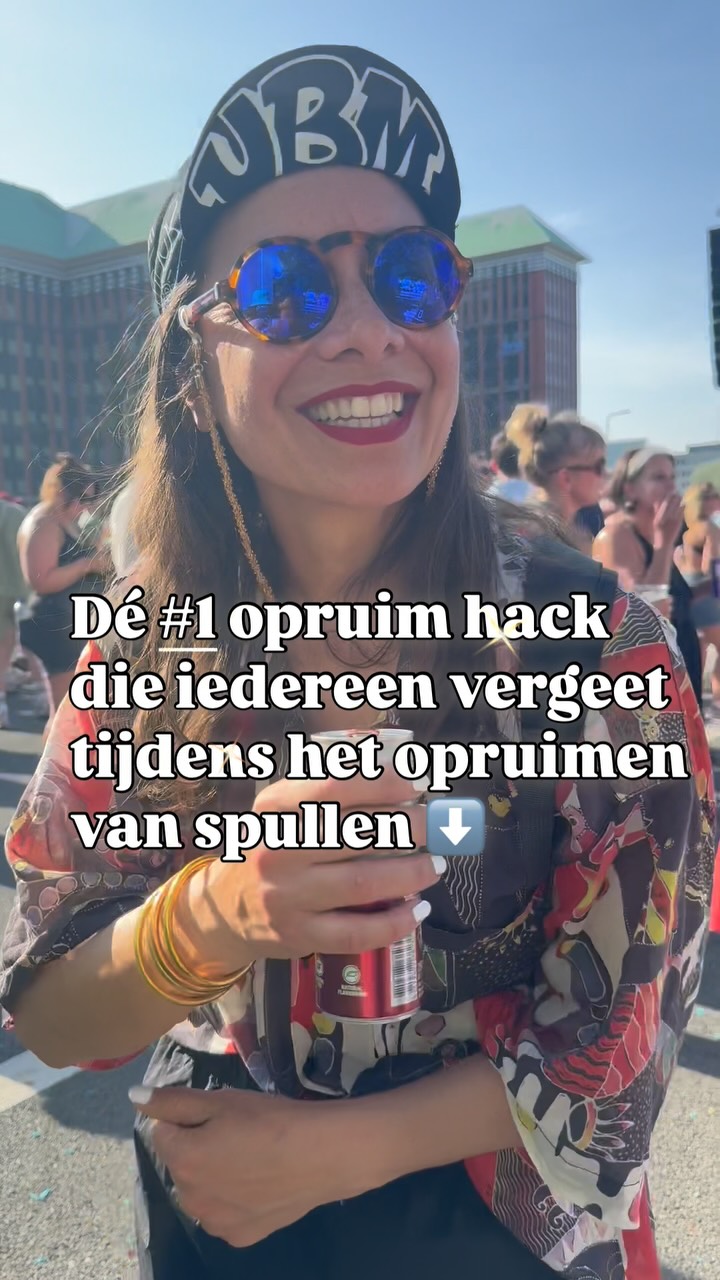 Na meer dan 2000 uren opruim coaching bij mensen thuis, kan ik je dit meegeven ⬇️
Meestal begin je het opruimen met de vragen:
Welke opbergbakken heb ik nodig?
Wat doe ik met de spullen die ik niet wil houden?
Waar en hoe begin ik met opruimen?
Maar het allerbelangrijkste wordt vergeten…❌
En datgene is bepalend
👉🏽 of je het opruimen gaat volhouden
👉🏽 voor de mate waarin je spullen kan loslaten
👉🏽 hoe je keuzes maakt over de spullen die je wilt houden
✨⭐️ ✨Het is jouw opruim doel ✨⭐️✨
Wat maakt dat opruimen belangrijk voor je is?
Wat gaat een opgeruimd huis je geven?
Als je weet hoe je de ruimtes in huis wilt gebruiken,
Hoe je je tijd wilt besteden,
En waar je energie van krijgt,
dan wordt ontspullen een stuk makkelijker.
Niet de vraag HOE, maar WAAROM zal opruimen een game changer zijn in je leven.
Als opruim coach help ik je graag verder met het creëren van overzicht zonder overbodige prikkels die een intentioneel leven in de weg staan.
DM voor info of boek een call @miriamjbakker
#OpruimCoach #ProfessionalOrganizer #MarieKondo #Rust #Overzicht #OpgeruimdHuisenHoofd