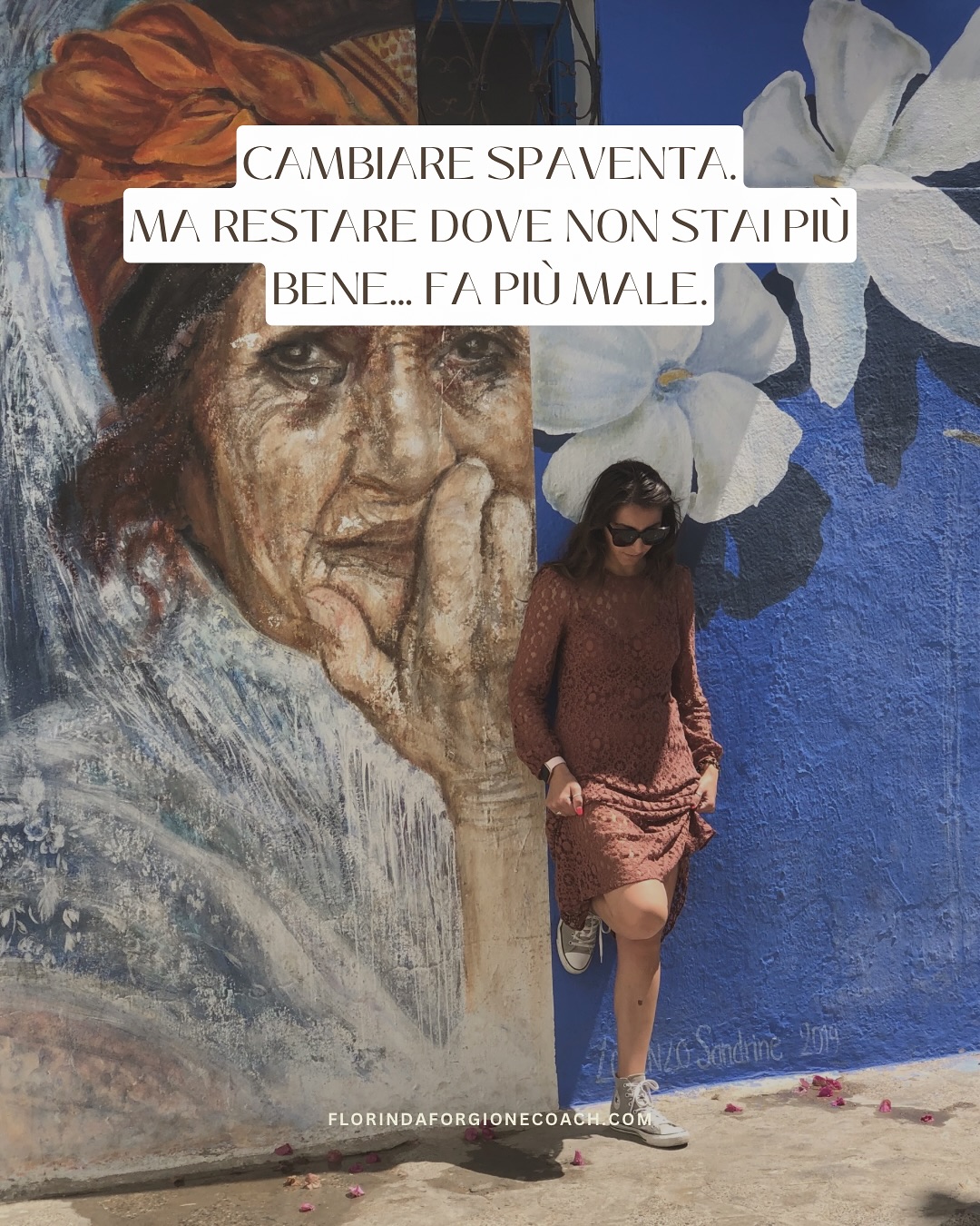 Lasciare un ruolo definito per scegliere una direzione interiore è stato uno degli atti più difficili — e necessari — della mia vita.
Ero una manager: piena di responsabilità, di risultati, di riconoscimenti. Ma anche piena di stanchezza.
Dormivo poco, respiravo in superficie, portavo tutto sulle spalle.
Finché il corpo ha detto basta.
E io ho ascoltato.
Ho lasciato il certo per qualcosa che non aveva un nome preciso, ma che mi chiamava: verità.
Ho unito il coaching, lo yoga, la scrittura, la meditazione.
E da lì è nato The Woman’s Method.
Un metodo per donne forti, stanche, pronte. Come lo ero io.
Se sei a un bivio, e hai bisogno di guida vera:
🫶🏻 Ti accompagno passo dopo passo.
Vai al Link in bio
—————-
cambiamento profondo
fasi di transizione
riscrivere la propria storia
lasciar andare
cambiare pelle
attraversare il buio
ripartire da sé
ricostruirsi
fermarsi per capire