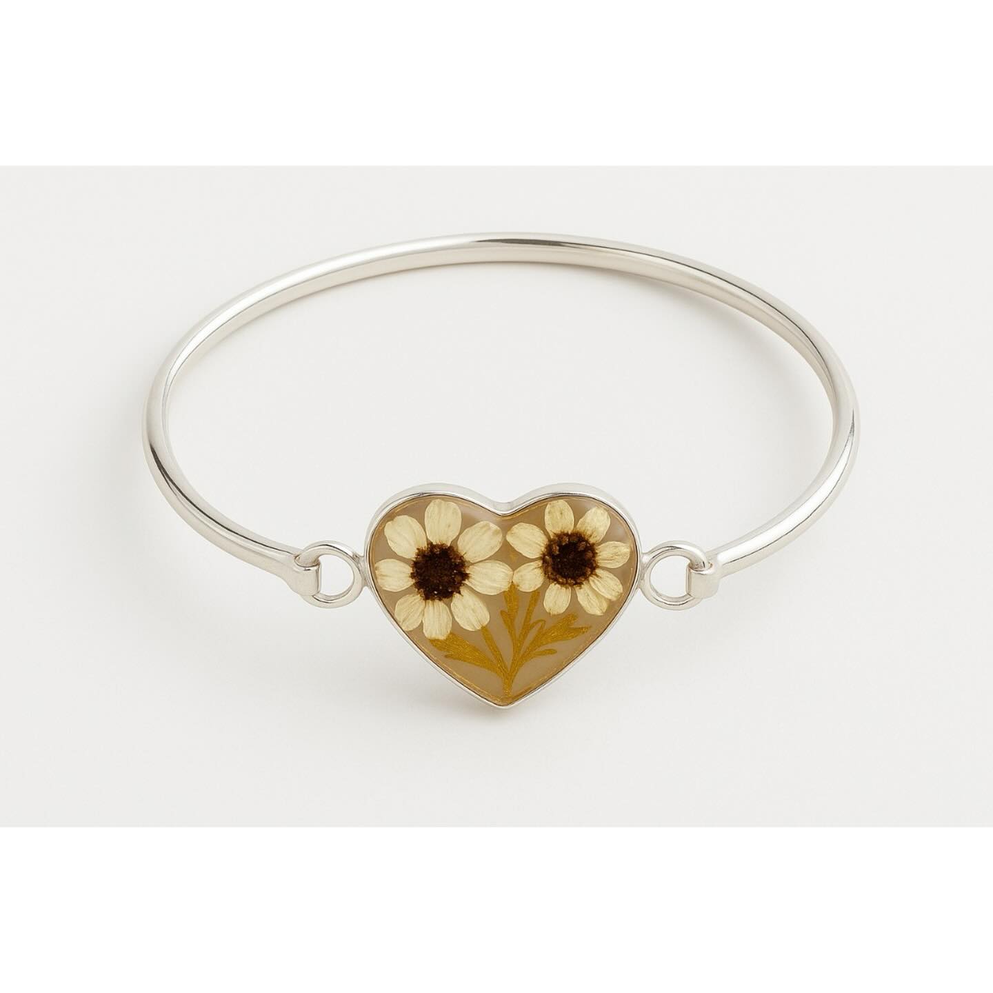 En Alterna creemos en piezas que suman estilo, calidad y actitud.
Nuestra categoría de joyería de plata fina es todo lo que necesitas para complementar tu esencia. 💫
Conócela en 🌐 alterna-tumejoropcion.com
#AlternaTuEstilo #JoyasDePlata