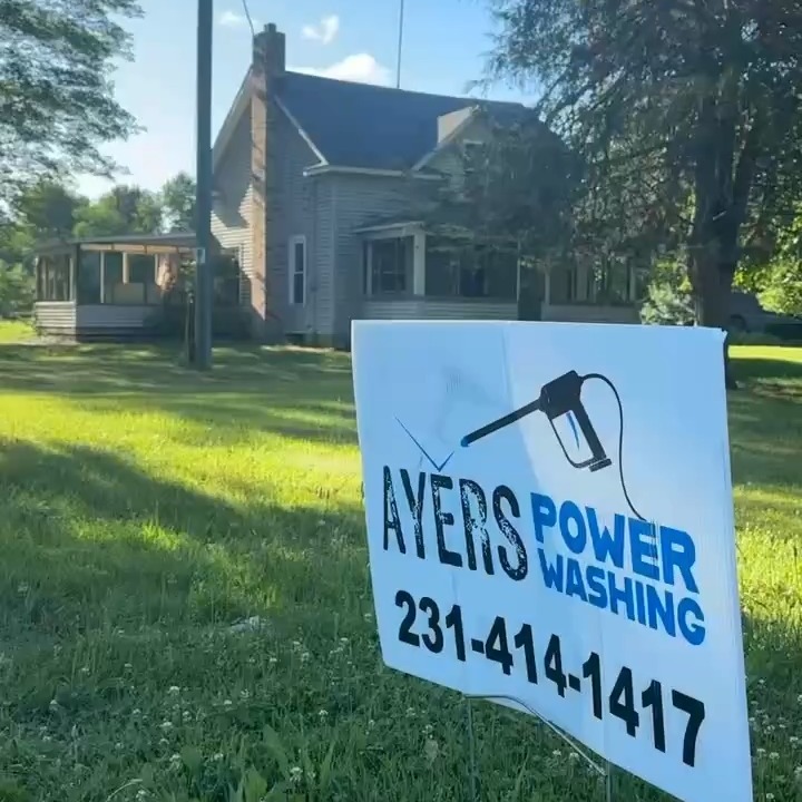 Thank you Ayers Power Washing for transforming the outside of the farmhouse! It looks absolutely amazing!!! We love your support, and can't wait for Veterans and their families to be able to stay here! We're getting closer every day!