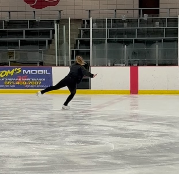 Axel Alert‼️⛸️
Way to go Maria on landing your axel!!! So proud of the effort you put in to get stronger each lesson🤩 Keep up the great work! ✨
#usfigureskating #adultsskatetoo #edeaskates
