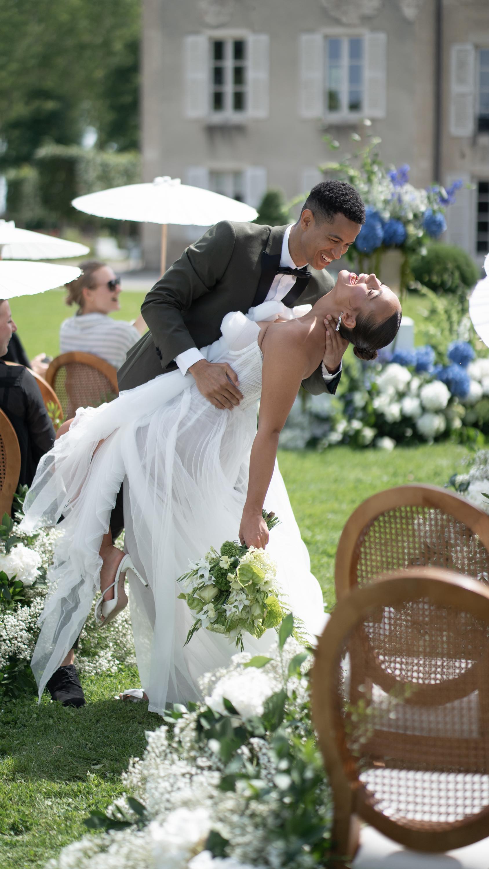 Will u still love me…
Von Freudentränen bis zum letzten Tanz – wir durften bereits so viele wundervolle Paare auf ihrem Weg zur Traumhochzeit begleiten.
Jeder Kuss, jeder eröffnete Champagner Tower, jeder Blick voller Glück zeigt uns: Es sind die echten Momente, die zählen.
Wir planen nicht nur Hochzeiten –
wir verwirklichen Herzenswünsche und fiebern mit.
Wenn du dir eine Hochzeit wünschst, die mehr ist als nur ein Tag –
sondern ein Gefühl, das bleibt –
dann bist du bei uns genau richtig.
🍸Schreib uns und lass uns gemeinsam eure Geschichte erzählen.
Teams:
@the_lovers_wedding_events
@bluetenreich_florist
@thefeatherette
@leihdirliebe
@perfectplan.weddings
@klassen.weddings
@yana_korn
@jacquelinealicegoutier
@prettymoments.de
@vonrock.de
@thoselittlethings.de
@bluetenatelier
@decoeventsbyfina
@totapunteventscatering
@blackbird.visuals
@hochzeitsbouquetterie
@nimmplatz
@michaelbanert
@die.redekunst
@brautbluete
#weddingplanner #hochzeitsplanung #wedding #bridetobe #destinationwedding #verlobt