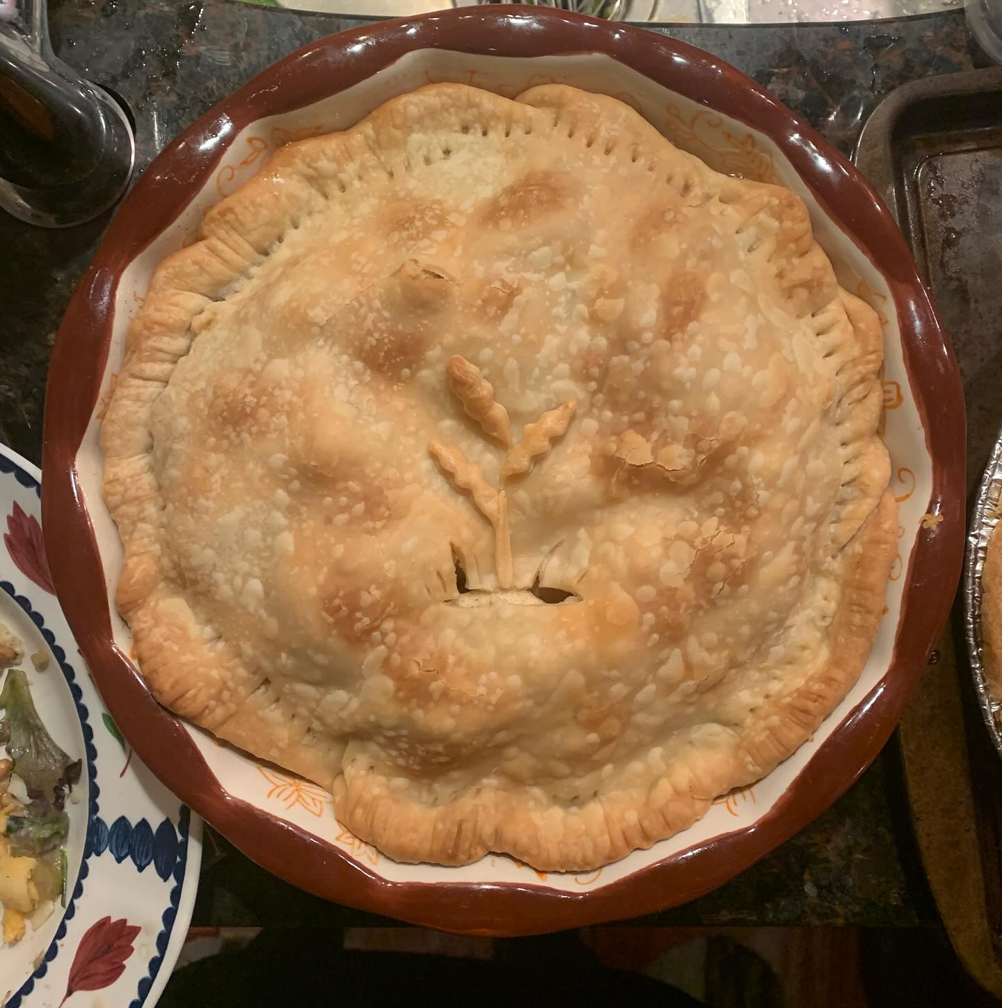 While I tend to focus more on the mains, I love creating a good dessert to tie the meal together—especially for holidays like the 4th! Interested in having a pie, cake, or dessert of your choosing this 4th of July? Order through the link in our bio by July 2nd!