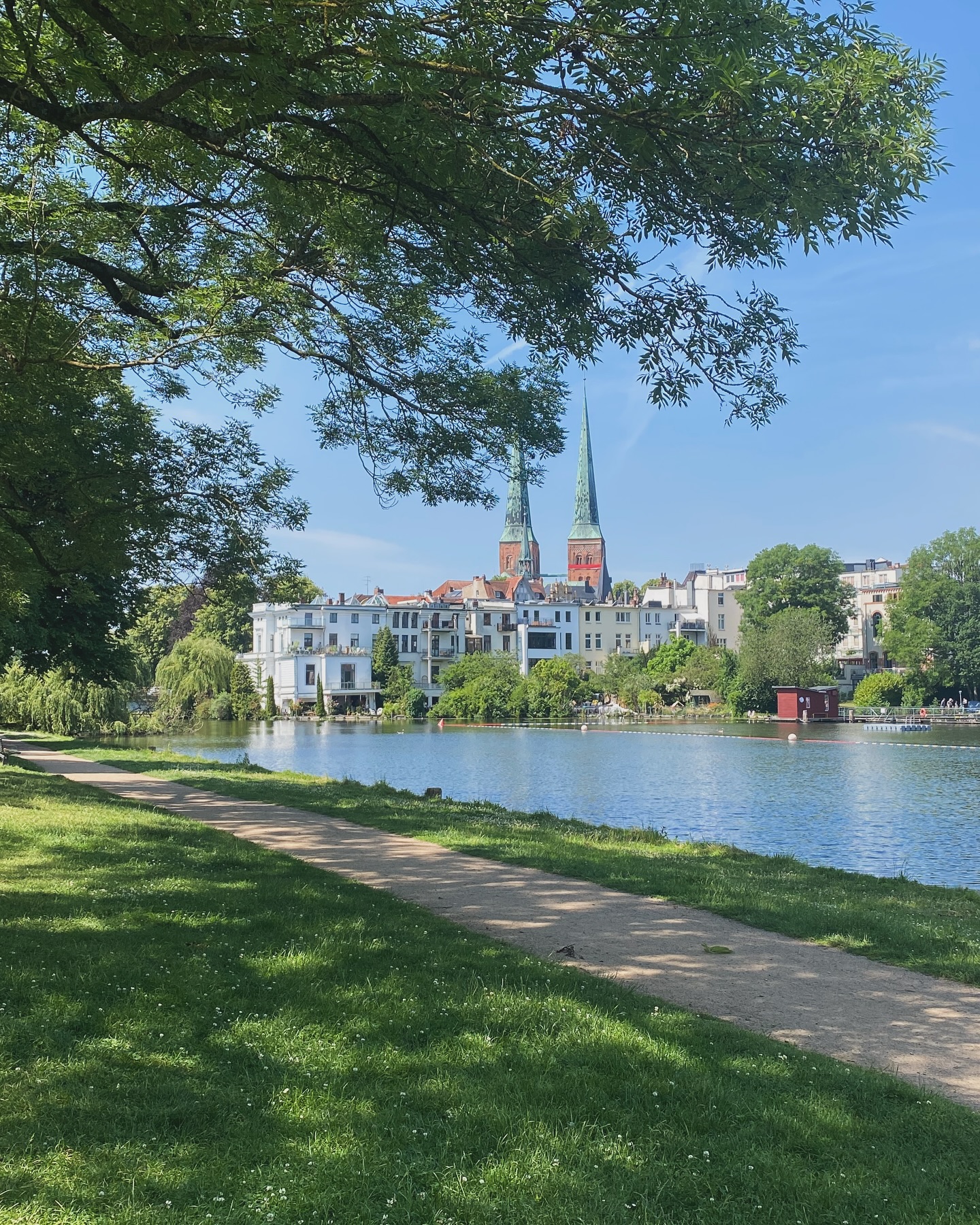 Dreaming of this perfect Sunday back in Lübeck 🎈
.
.
.
.
#travellove #travelinspo #pursuehappy #sundaymood☀️ #lübeck