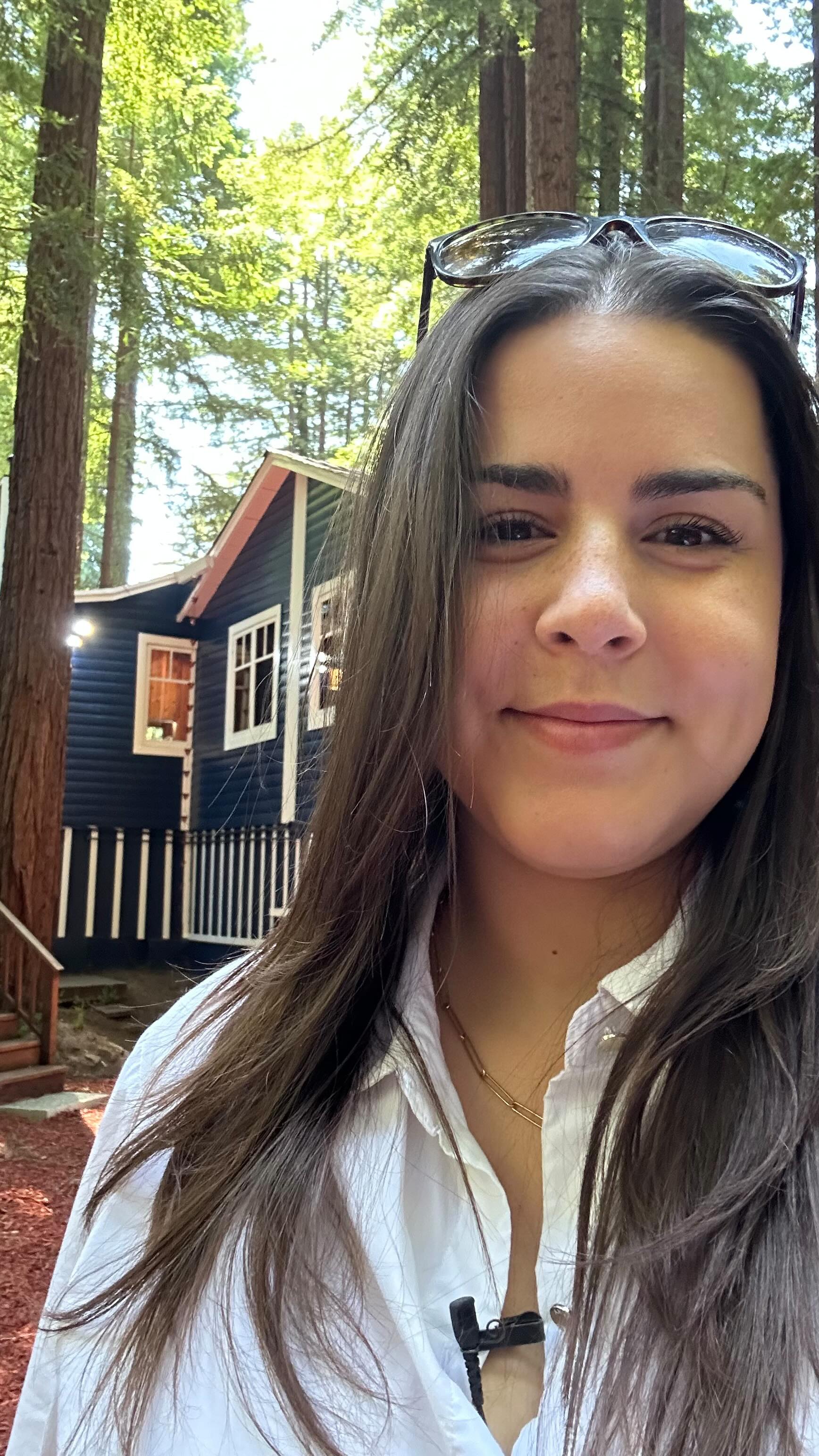 🧸START DECLUTTERING🧺⤵️
It’s time to honestly assess what deserves a spot in your new chapter—and what should stay behind in this one.
As a realtor, I’ve seen it countless times—clients who wait until the last minute to sort through years of belongings, only to feel completely overwhelmed when it’s time to pack. Sometimes it even negatively impacts the excitement of the buy/sell process.
Here’s the thing: buying and selling real estate isn’t just about the transaction. It’s about helping you transition into a new season of life.
While everyone focuses on finding the perfect home, I always tell my clients to start curating what they’ll bring to that new space…
And for those who’ve been rooted in one place for years? Decluttering often feels like the most overwhelming part of the entire move. That’s exactly why you should tackle it first well beyond when you actually find the replacement property—one small step at a time!
Think of decluttering as curating your future instead of just packing your past ✨
What can YOU declutter today!?
xoxo,
𓅯 bailey copley
realtor® |📱(831) 337-8232
𓅯𓅛 follow along to learn more about santa cruz real estate & see new local homes for sale every week! @home.with.bailey
𓅯𓅛𓅯 Join 500+ of us on my email newsletter with more tips, investment insights, & exclusive properties for sale. (Link in bio🔗)
REALTOR® | BC ESTATES & HOMES
🌲CA lic#02148293 | @solpropertyadvisors powered by @roomrealestate 🏠
#santacruzrealtor
#santacruzmountains
#movingtocalifornia
#santacruzrealestate #mountainlifestyle