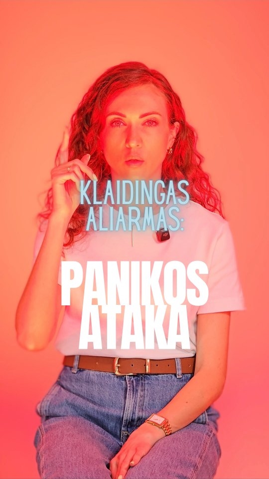 🚨Klaidingas aliarmas- PANIKOS ATAKA
Supratimas, kas vyksta panikos atakos metu gali palengvinti patiriamus išgyvenimus ir nutraukti užburtą ratą.
Panikos atakos metu padeda:
📌atsiminti, kad realaus pavojaus nėra
📌nuraminti kvėpavimą ilginant iškvėpimą (kad ir kaip norėtųsi kuo greičiau kvėpuoti ar atsidaryti langą, vengti to -hiperventiliacija dar labiau sustiprina simptomus). Kvėpuoti diafragma🗣
📌Atpažinti katastrofines mintis
📌Jei įmanoma bent truputį pajudėti, nuplauti veidą po šaltu vandeniu
📌Atlikti pratimą 5-4-3-2-1
Panikos ataka nors ir staigiai prasideda, tačiau greitai praeina ( <30 min) ⏰️
SVARBU: reguliariai tikrintis sveikatą, įsitikinti kad nėra somatinių sutrikimų🪫
#panikosataka
#panika
#Psichoterapija
#kognityvinėelgesioterapija
#psichinesveikata
