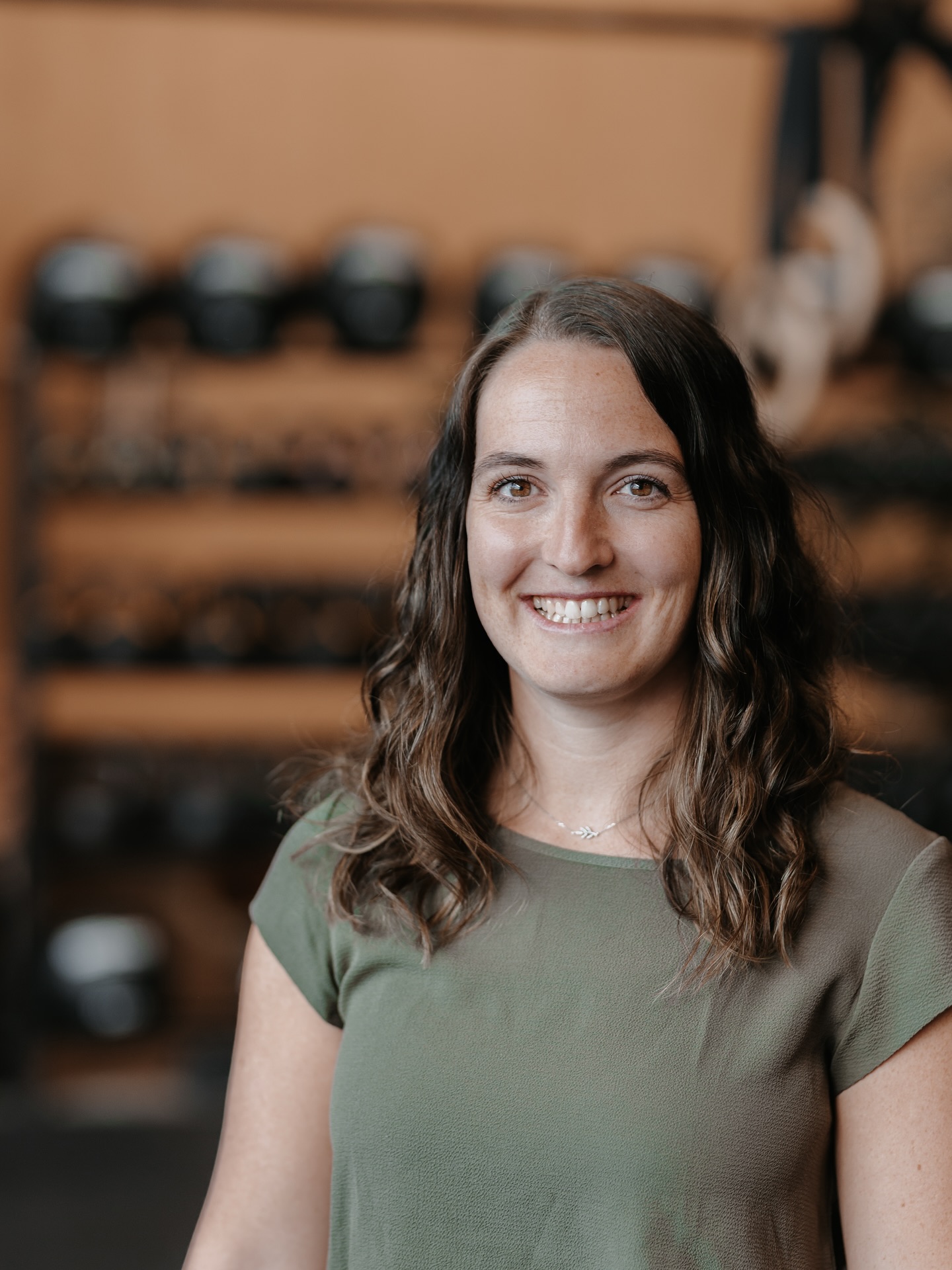 Hoi mitenand, ich bin Patrizia – Physiotherapeutin und Mitgründerin von MOMentum.
Ich betreue seit einigen Jahren Frauen nach der Geburt – in Rückbildungskursen oder mit gezielter Physiotherapie bei Beckenbodenproblemen.
Ein funktionierender Beckenboden ist für mich mehr als nur „ein Thema“ – er ist die Basis für Stabilität, Wohlbefinden und Lebensqualität.
In unseren Kursen bekommst du Zeit, Ruhe und einfühlsame Begleitung – für deinen individuellen Weg zurück zu dir.
📩 Bei Fragen oder Unsicherheiten: info@momentum-training.ch
Ich freue mich, dich kennenzulernen!
#rückbildung #beckenboden #physiotherapie #momentumtraining #postnatalfitness #wilsg #sirnach #mamastark #trainingnachdergeburt