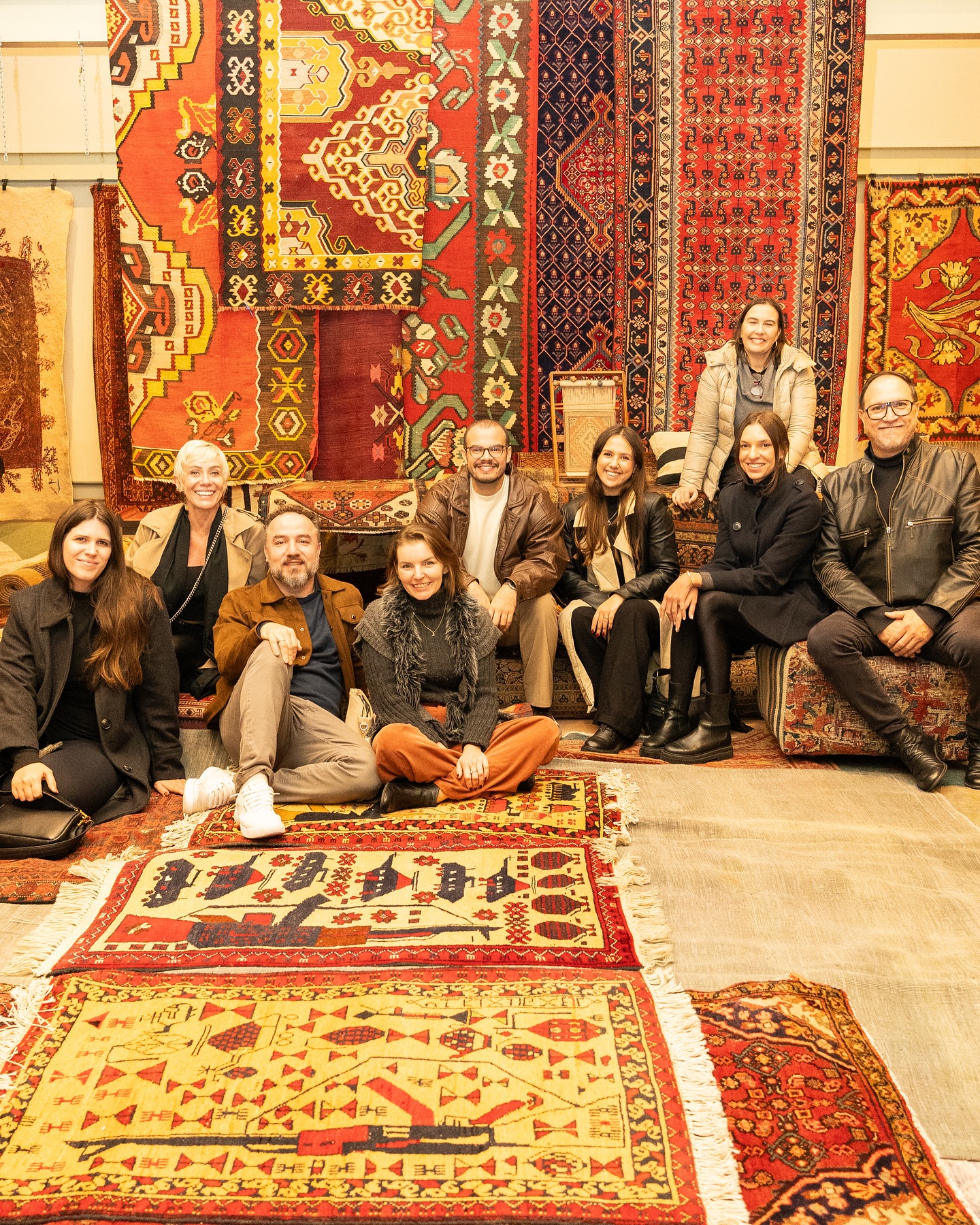 Hoje (26), o Experiência Casahall reuniu um time incrível de profissionais de Blumenau para um dia de imersão no universo do design e da arquitetura.
✨ Showrooms exclusivos, lançamentos e colaborações internacionais marcaram o dia, que contou também com um almoço especial na @spenglerdecor e terminou com um happy hour na @portobelloshopbc
Foi um dia de conexões, inspiração e boas conversas 🫶🏻