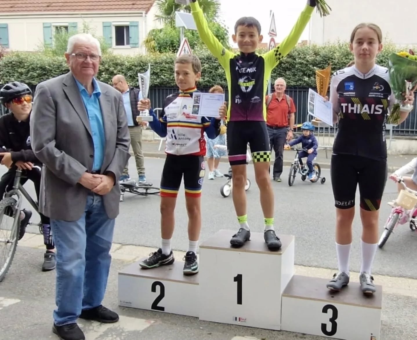 #ABCedv 🟦🟨🟥
Aiglons du 92 Deuxième journée avec les Podiums Route à Thiais.