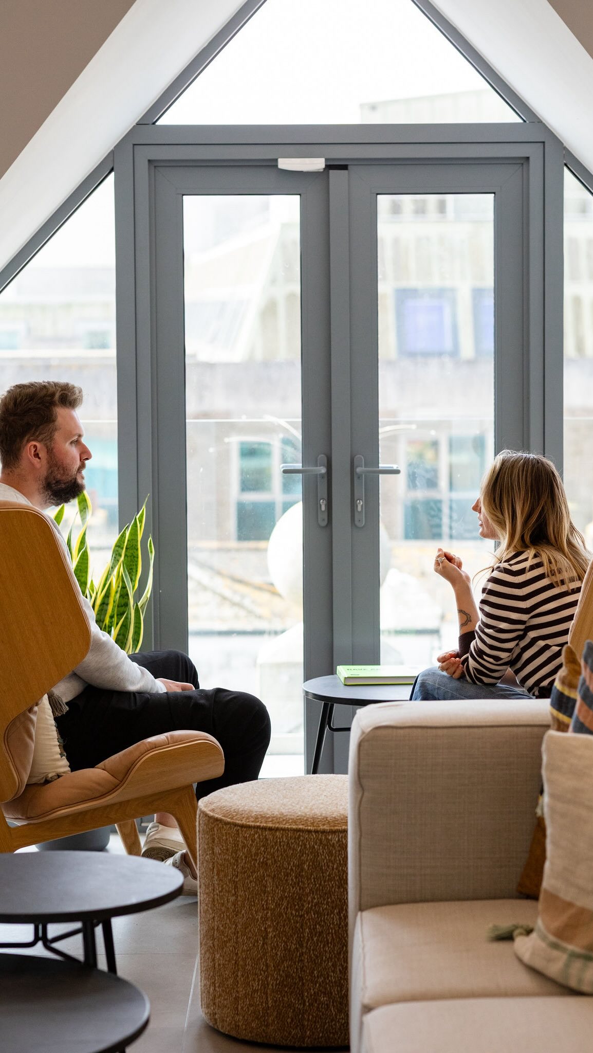 The sun’s back out and it’s easy to get distracted by the sunshine, even when a deadline is right around the corner.
We asked our members to share some tricks to stay motivated throughout the warmer months. From afternoon matchas, to time-blocking techniques, to seafront runs at lunch, we’ve got a great array of tips that you can incorporate into your day.
Anything we missed? Let us know below!