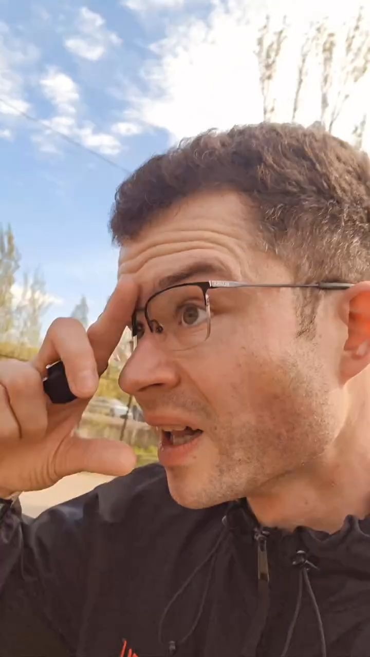 Keep those goals in check and make sure you are stepping in the right direction. Follow @sitrepcorp for videos like this and more 😎😁 had a great day and a nice run. Watched the #f1 race and met some friends. Budapest is a wonderful place to adventure and explore in.
#budapest #hungary #keepgoing #sitrepcorp #situationnormal #snafu #motivation #runningmotivation #motivationmondays #motivated #lifestyle #sundayfunday #fitnesspage #adventureculture #outdoorslife