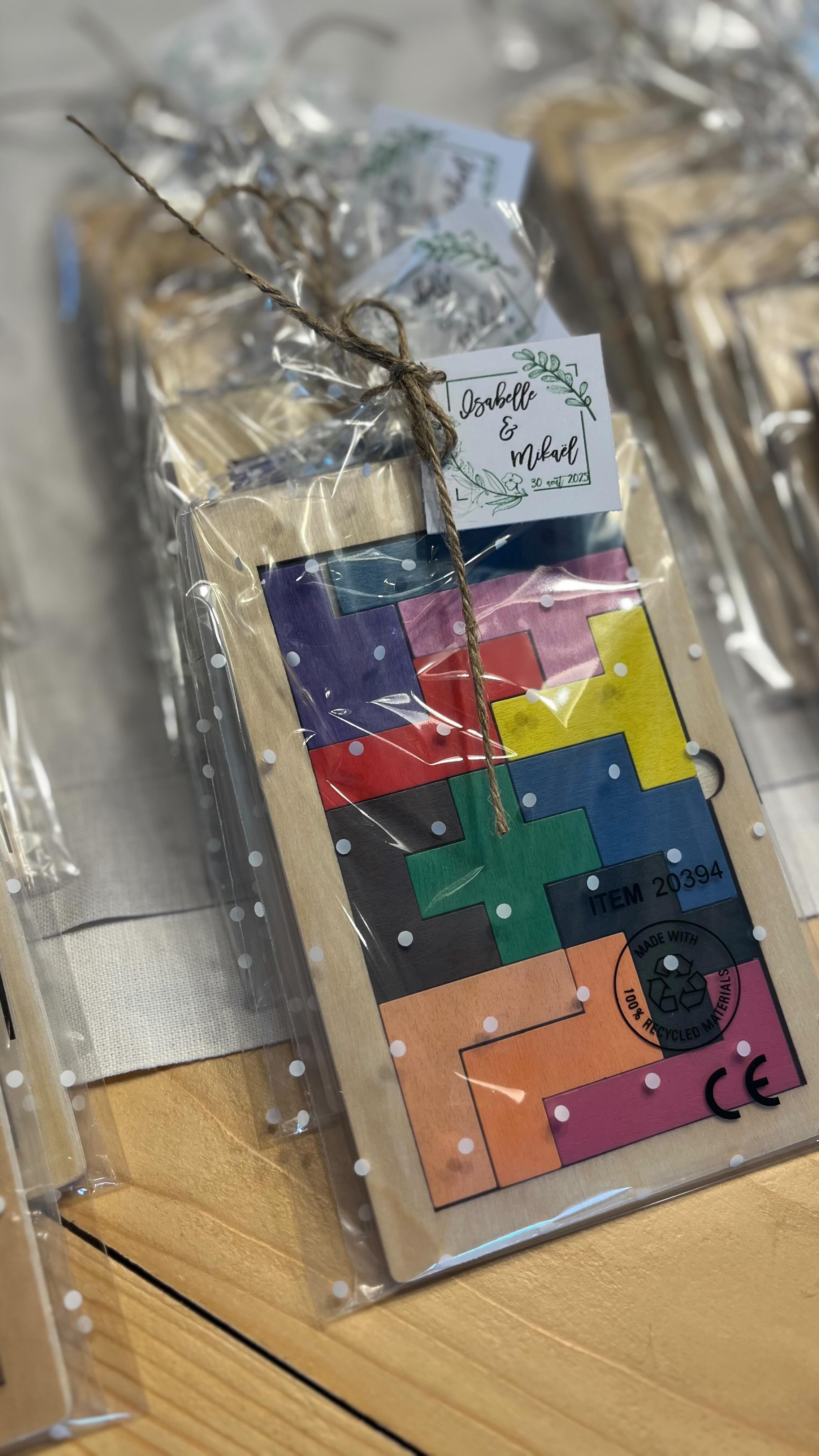 🧩PUZZLE INVITADOS DE BODA 🧩
Os enseño cómo he preparado este pedido para los más peques de la boda. 💕
Espero que les encante y se lo pasen en grande 🥳
Si tu estas buscando también regalo perfecto para tus invitados de boda, visita nuestra web (link en la bio)
Ahora con descuento por cantidades! Para que nadie se quede sin su regalito y ahorréis un poquito aunque tengáis muchos invitados. 🌟
#puzzlemadera #regaloinvitadosboda #regaloniños #juegosdemadera