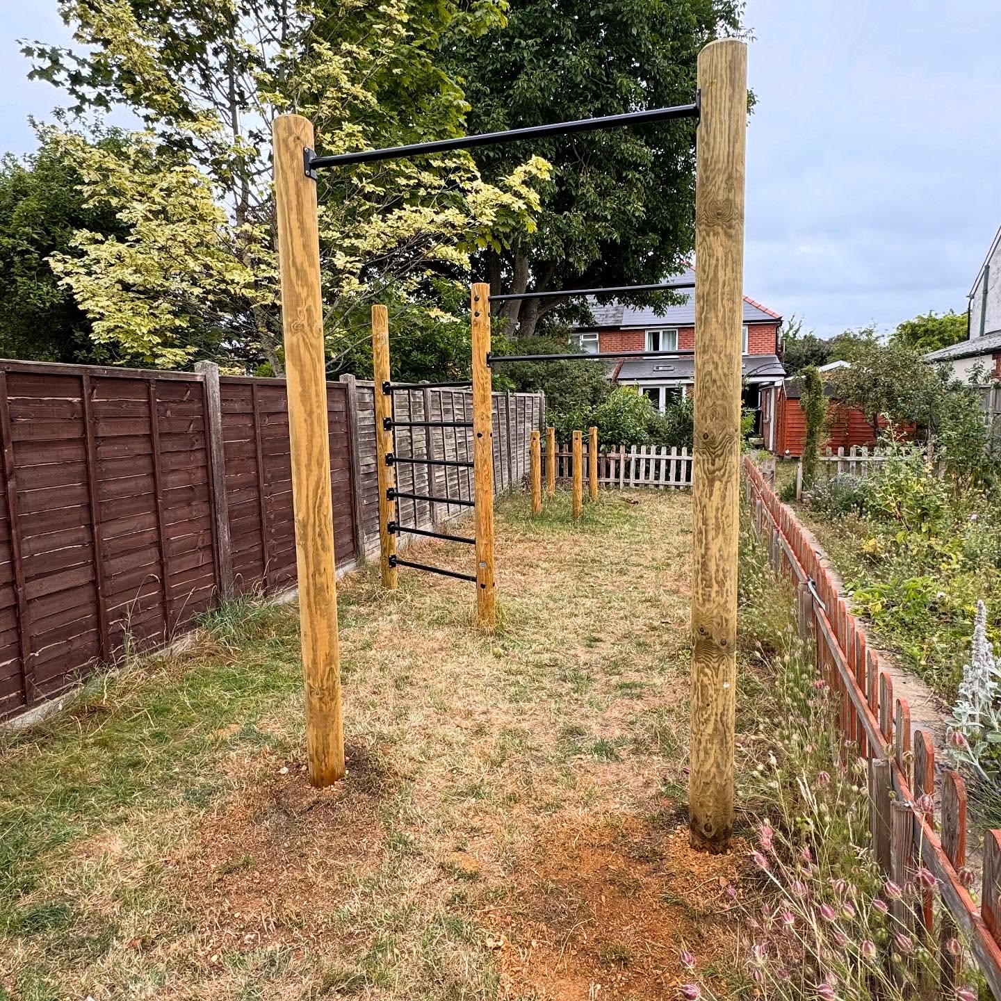 We know our customers appreciate our work when they ask us to come back and extend their gym! That’s why we designed a modular solution that grows with their training goals. #gardengym #outdoorgym