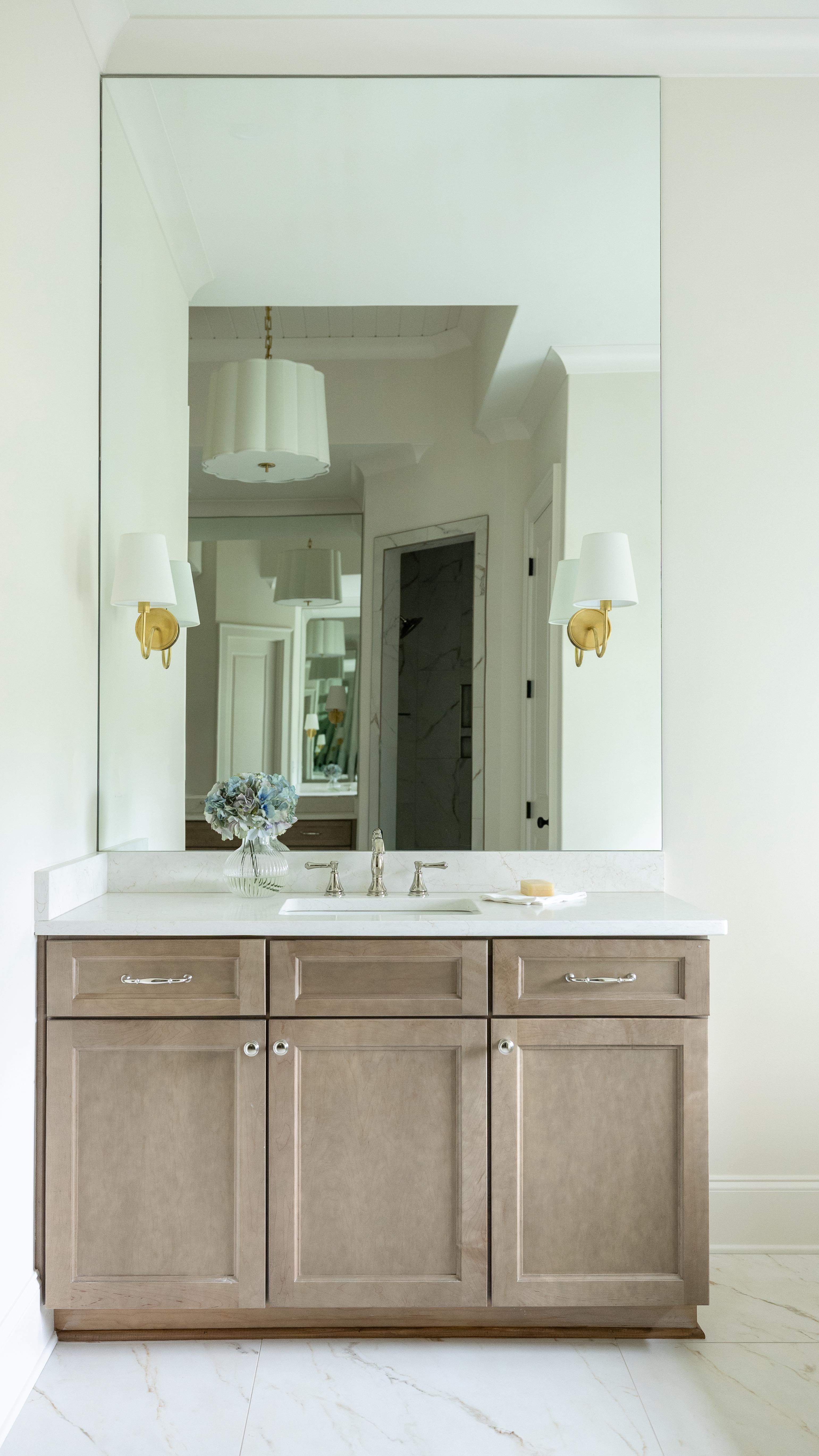 From studs to serenity.
This primary bath now speaks in soft neutrals, timeless textures, and just a hint of shine〰️a quiet luxury kind of transformation.
Builder: @dickensbuilt
Photography: @jennifer.saltsman.photography
#beforeandafter #interiordesign #customhomes #customhome #colliervilletn #homedesign #homesweethome #newconstructionhomes #availablehome #interiorinspiration #interiordetails #interiordesigner #luxuryhomes