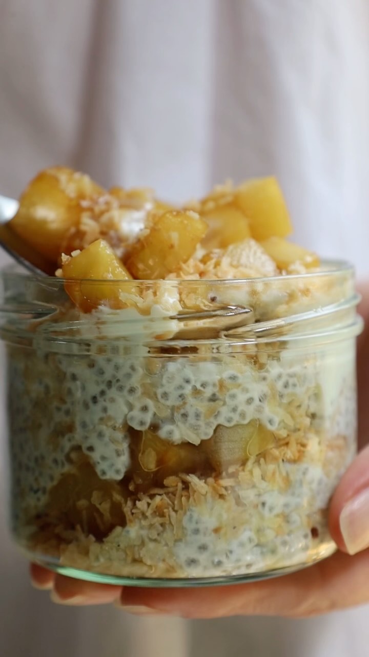 Currently in my Chia Pudding Era.
Chia seeds from @sevenhillswholefoods
Don’t forget to follow for recipe ideas.
#chia #chiaseedpudding #healthydesserts #healthyeating #veganerezepte #foodblogger #gesunderezepte #foodreels #gesundessen #plantbased #veganrecipe