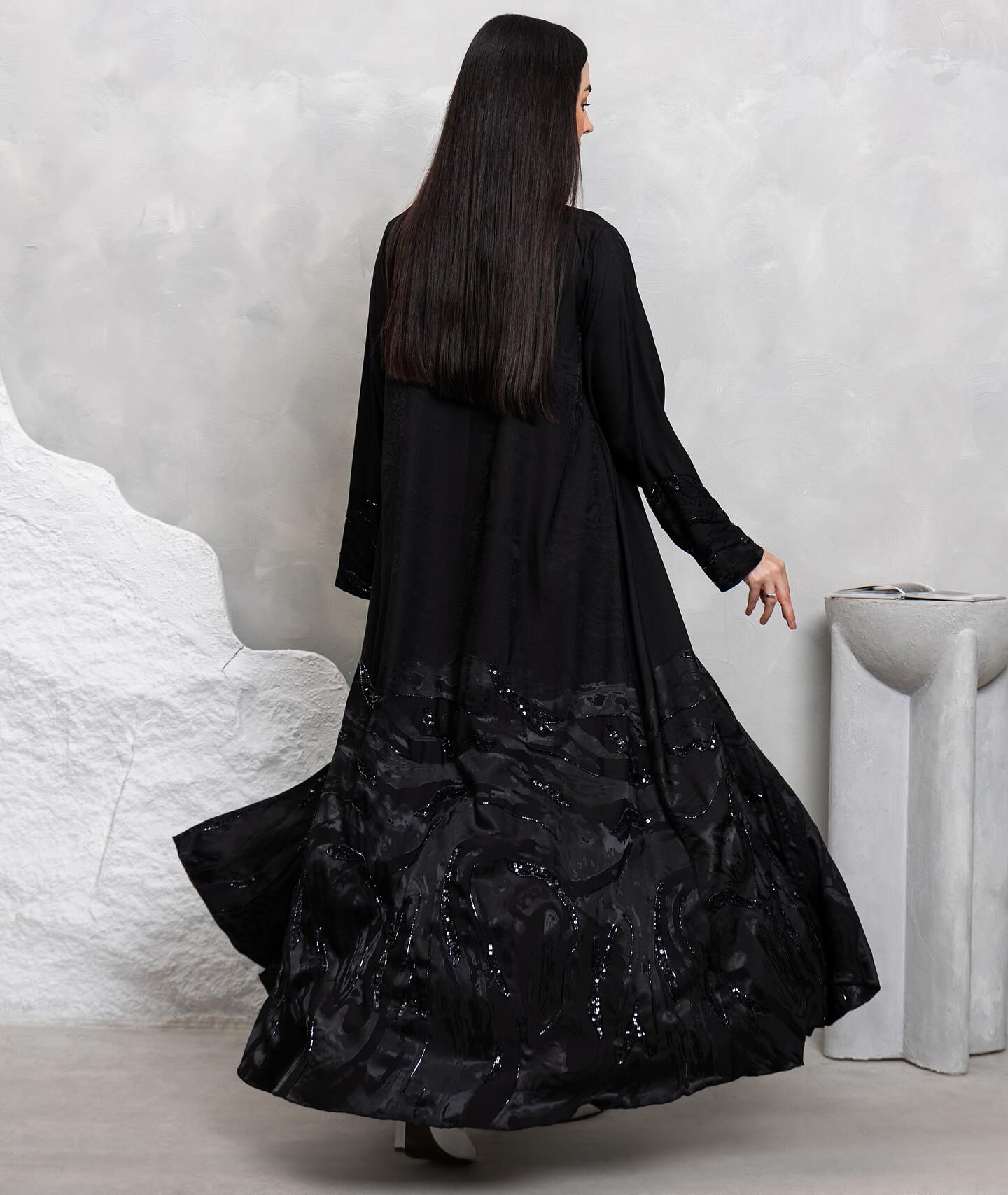 A bold statement in every step — this is the piece you wear when you want to be remembered. Unique, expressive, and full of character 🖤
• Model: A01
• Fabric: Jacquard
• Color: Black
DM us to order 🖤
#LURANA #Abaya #uae #abudhabi #عبايه #عباية