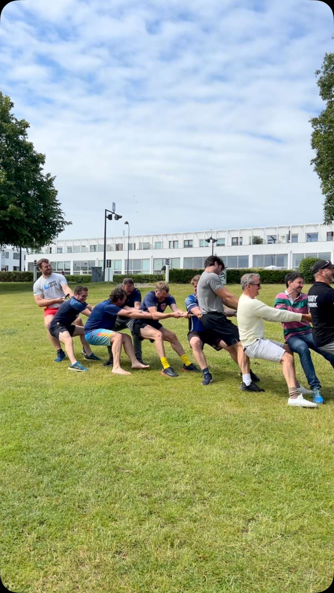 Tug o War at our beach day today! parents v players 💪🏻🪢#gentofterugbyklub