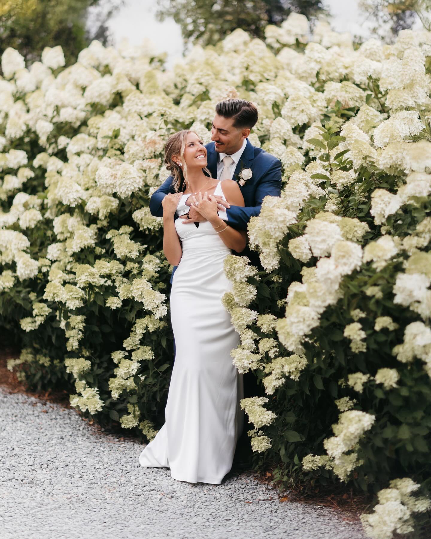 L i n d s a y + C h r i s
6. 27. 25 | B i r d s o n g C h a p e l
The Heibs!!! Officially official!! What a stunning Friday at @thecornealiusproperties with hydrangeas as plentiful as the love and joy in the air!! These two kicked off forever in an open air chapel nestled in North Carolina’s countryside, surrounded by guests traveling in from near and far. What a treat it was to be surrounded by these two and their incredible team behind the scenes! Here’s a little peek into all the beauty! #ashlyncatheyphotography