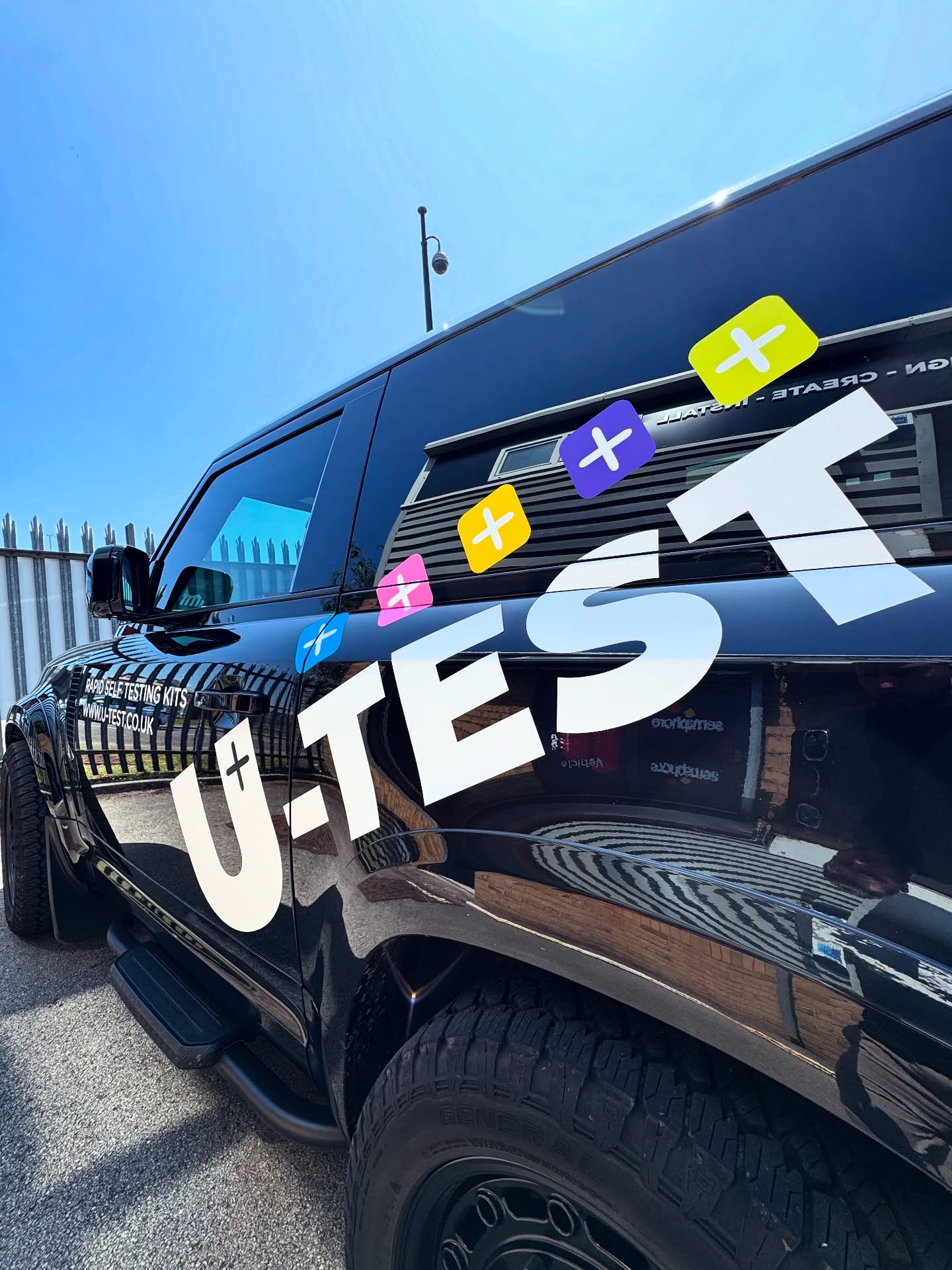 Vehicle graphics, produced and installed for @utestdiagnostics. Getting serious bond vibes on this beautiful blacked out Defender 90. ⚫️ #design #create #install #wearesemaphore