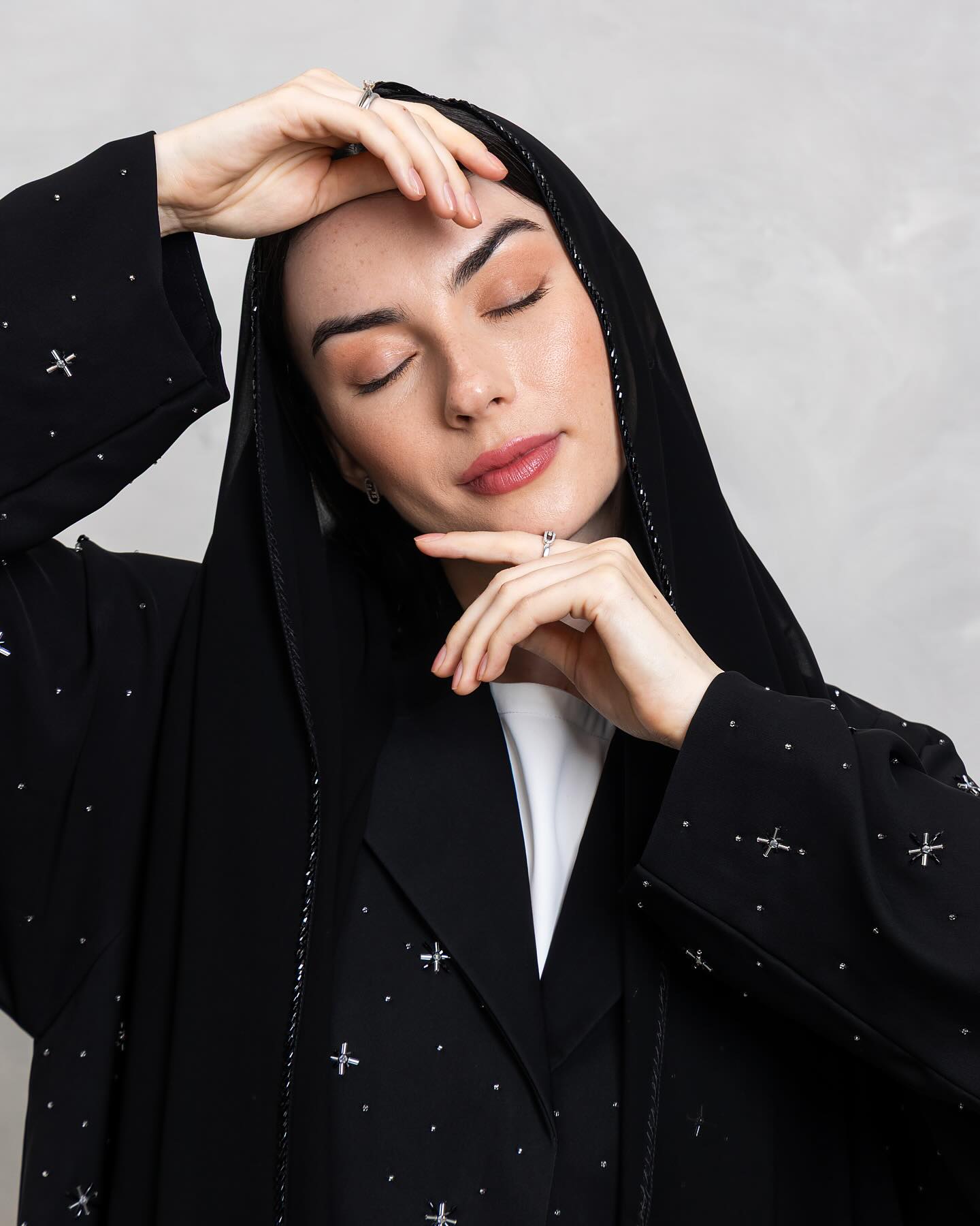 Perfect for work with an outstanding touch 🖤
• Model: A06
• Fabric: Nada
• Color: Black
DM us to order 🖤
#LURANA #Abaya #uae #abudhabi #عبايه #عباية