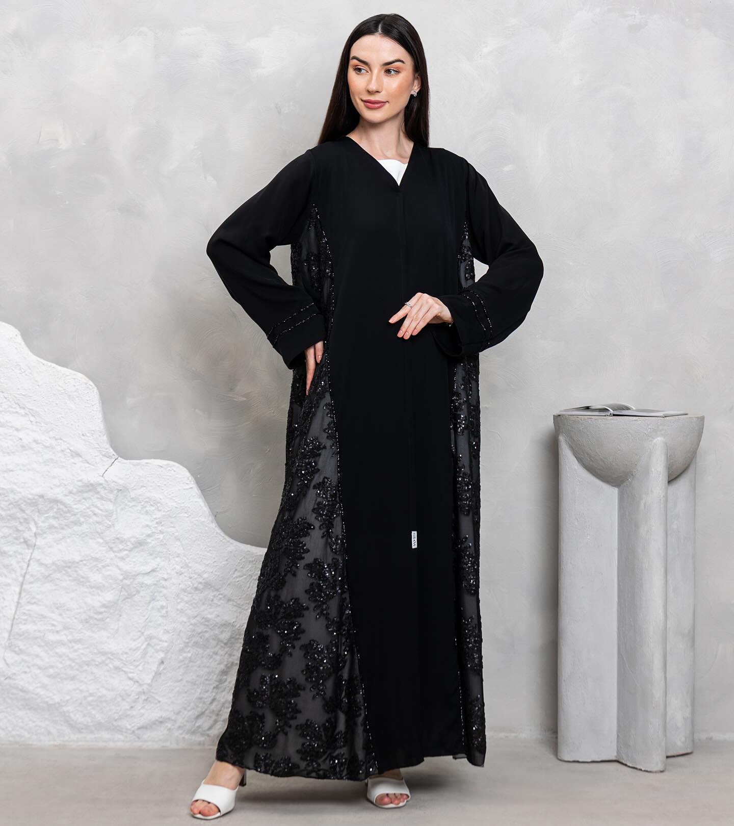 A stunning piece perfect for events, celebrations, or a workday that deserves to be remembered 🖤
• Model: A02
• Fabric: Nada
• Color: Black with white batana side panel
• Price: 1,300 AED
DM us to order 🖤
#LURANA #Abaya #uae #abudhabi #عبايه #عباية