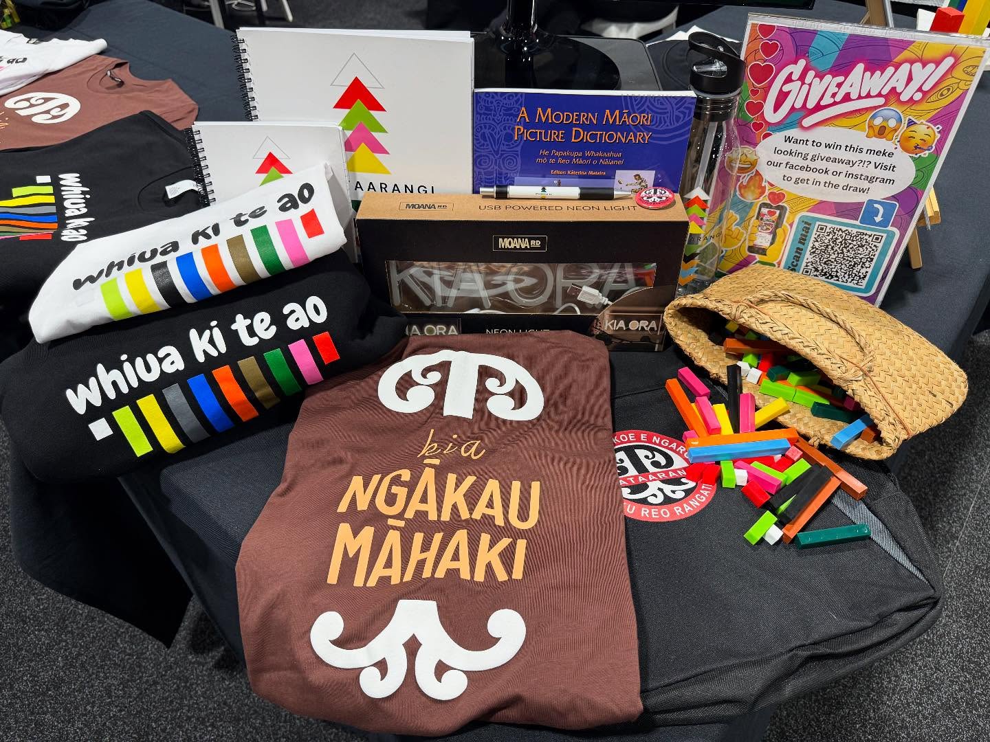 Anō nei e te iwi! 🤙🏽🥳 Kia teretere mai! 🏃🏽💨This one is here for a good time, not a long time! ⏳⏱️
We are parked up at #akoararau2025 for the next two days, and to celebrate we have another giveaway up for grabs! 😱🤯💚
Got some classics in there, we also go our brand new ✨Kia Ngākau Māhaki ✨tīhāte which just landed last week!! 🙀🫶🏽🥰
If you want to get your matimati on these goodies, you know what to do:
👉🏽 make sure you’re following us on insta and/or facebook.
👉🏽 like, share and tag a mate (each tag is an entry)
👉🏽 let us know your reo goals for this matariki
Koina! That’s it. 🤌🏽
We will be drawing the giveaway on Wednesday afternoon!
And if you are attending @tupuora_ #akoararau2025 then come visit our stall and say “Kia Ora! 🫱🏼🫲🏾😎😁☺️
#teataarangi #tereomāori #reokōrero #giveaway