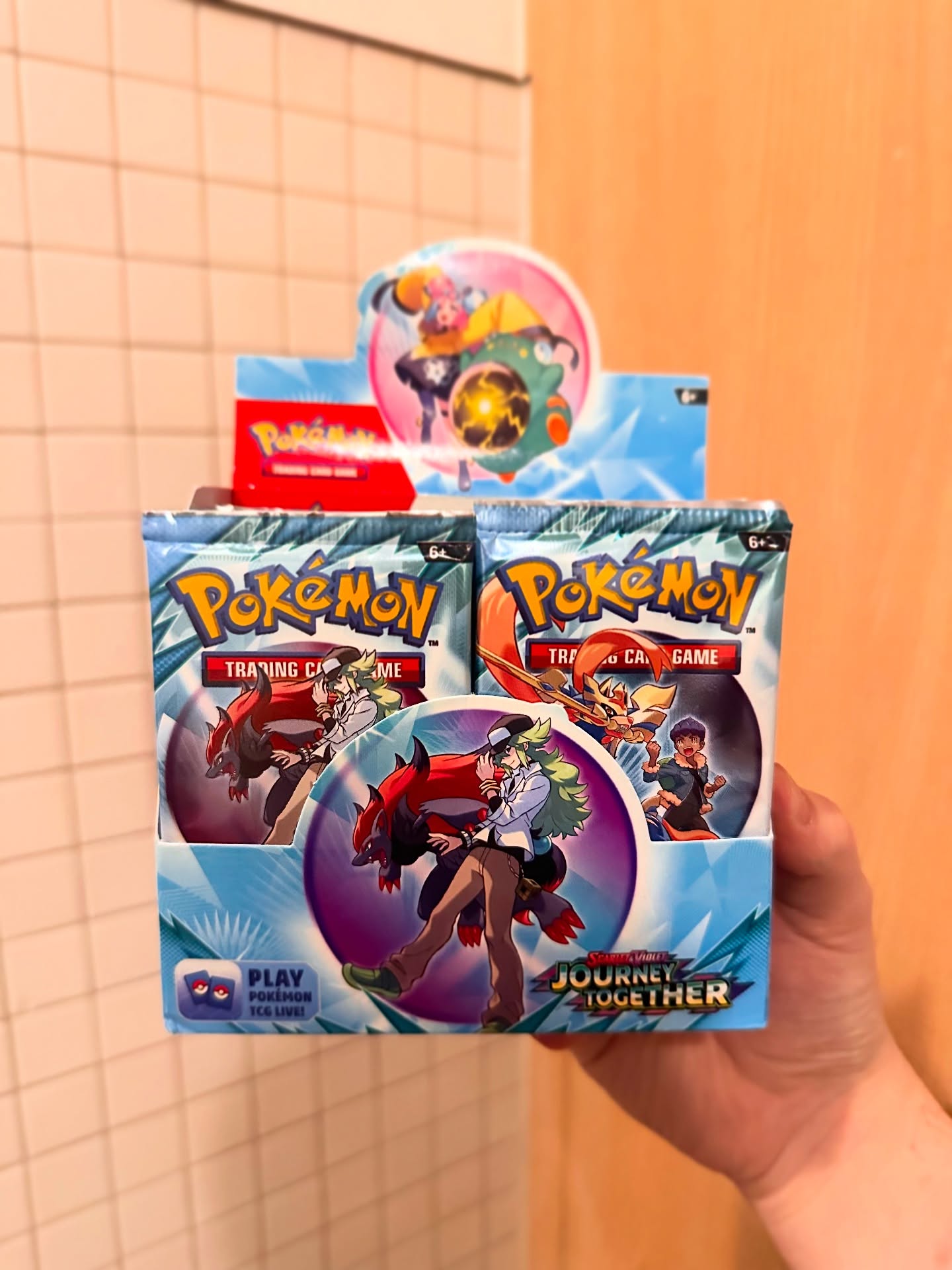 🚨NEW ITEM ALERT: Geniune Pokémon Boosters now available in a claw near you! Catch ‘em all while supplies last…
#pokemon #tradingcards #clawmachine #oliversarcades #orlando #scarletandviolet #journeytogether
