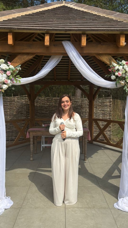 It looks like I'm clapping for myself, but honestly there was a beautiful little toddler who had been dancing for the whole song 😂
And she'd done it before at a previous wedding fair, so it was so nice to see her mum and her little sister again!
I'll be posting a few more clips of the amazing @littlerainevents wedding fair last Sunday, but it's such a crazy busy July that it might have to wait a little while! I'll be letting you know what I'm up to as the weeks go along 😁 in the meantime, enjoy a little Chaka Khan ❤️
#weddingfair #singer #vocalist #aintnobody #covers #weddingentertainment #derbywedding #nottinghamwedding #weddinginspo #2026wedding #2027wedding #chakakhan