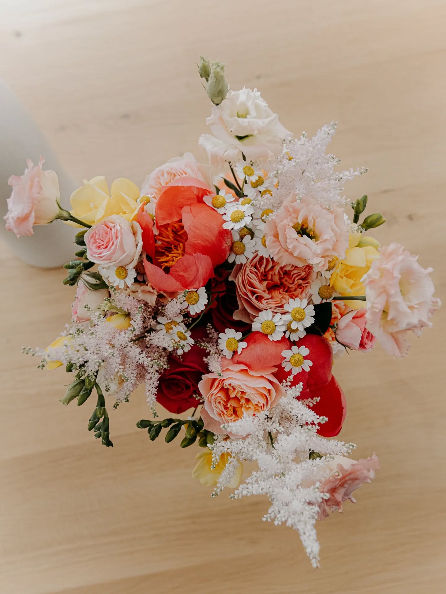 🌸 L & O 🌸
17.05.2025
Des fleurs qui vous ressemblent et vous font du bien 🌸
Lieu : @chateau_bois_darlene
Photographe : @noelyne_photographie
Fleuriste : @melaine.bois.fleuri
Mariée : @leaafouquepichot
#fleuriste #flowers #frenchweddings #flowerlovers #fleursmariage #fleuristeevenementiel #flowerscolors #mariage #mariagecoloré #mariageenprovence #weddingtable #weddingprovence #weddingcolors #weddingsouthoffrance