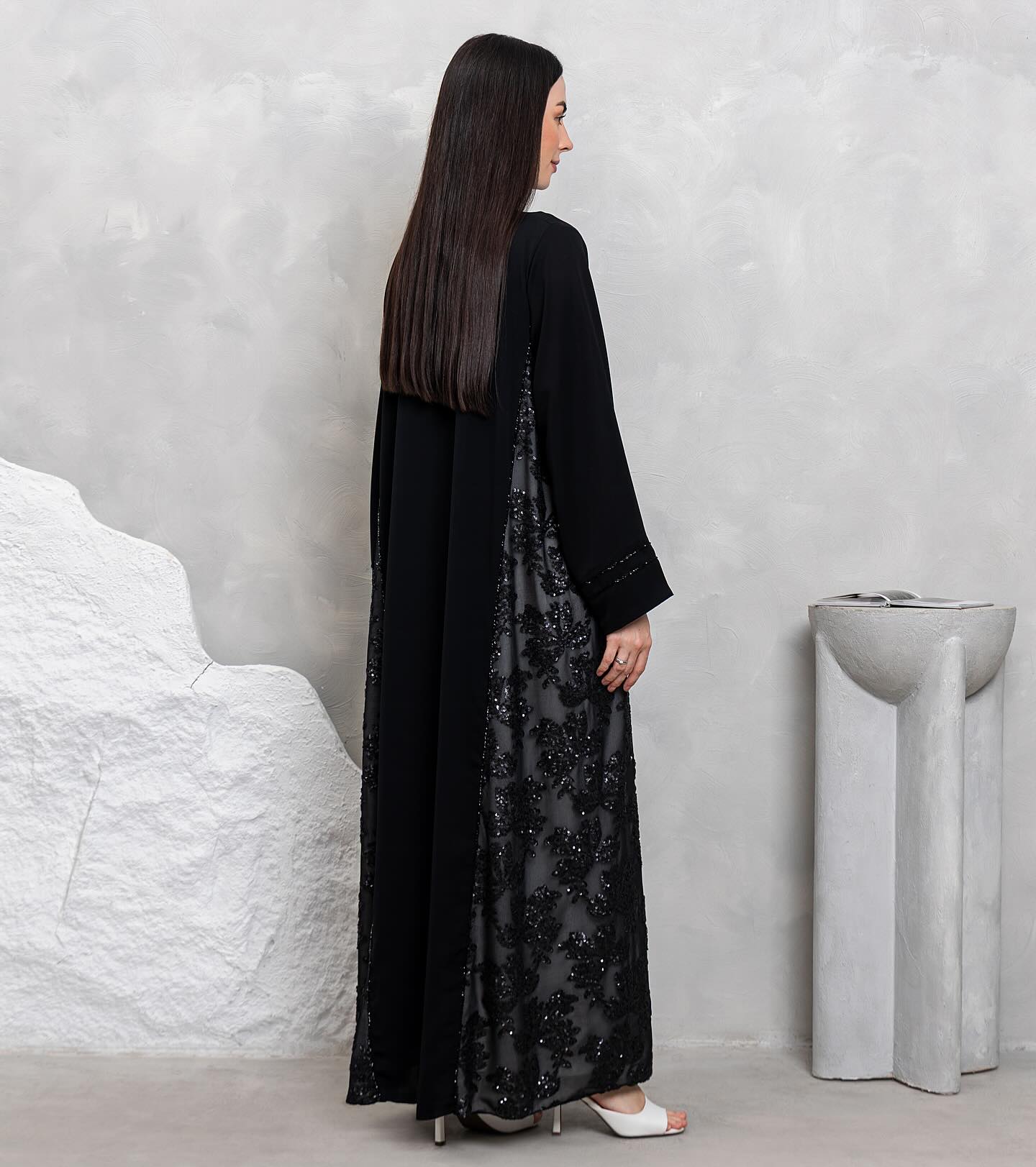 A stunning piece perfect for events, celebrations, or a workday that deserves to be remembered 🖤
• Model: A02
• Fabric: Nada
• Color: Black with white batana side panel
• Price: 1,300 AED
DM us to order 🖤
#LURANA #Abaya #uae #abudhabi #عبايه #عباية
