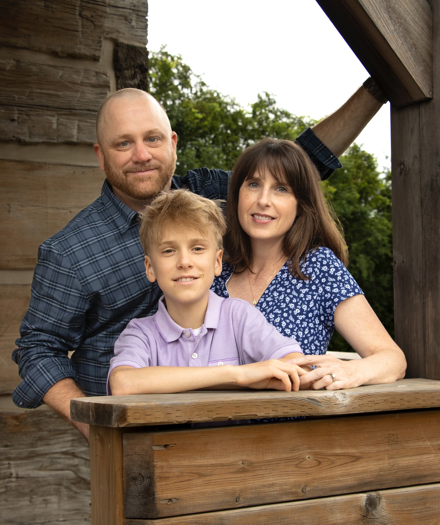 Cutest trio alert!!💙
These three made it way too easy — all smiles, sweet moments, and a whole lot of love! 🧑🧑🧒🧒🤍
#FamilyLove #CapturedMoments #FamilyPhotography #GrassRootsOriginals #LoveAndLaughter #TrioLove #BetterTogether