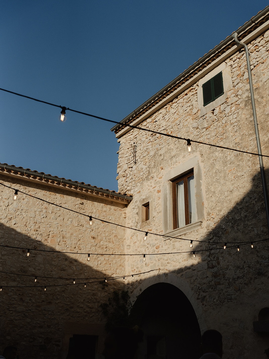 Details 🤍
#wedding #weddingphotography #destinationwedding #weddingdetails #hochzeitsfotos #mallorcawedding #spain #marinaandchris #marinaandchrisphotography