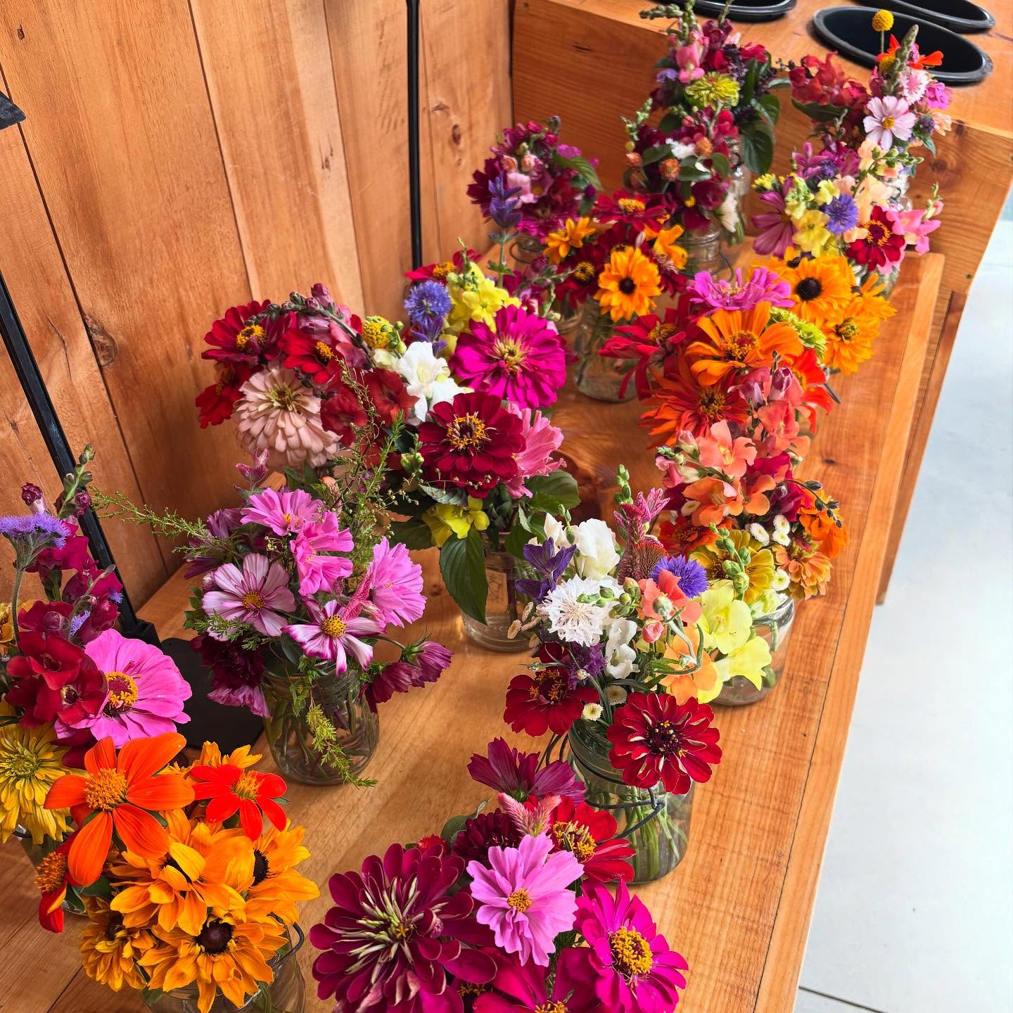 Just a reminder that we will be closing early on July 4th. Hours: 9:00-3:00!
But we’re open today until 5:30, and back to our regular hours 9:00-5:30 on Saturday.
#longviewfarmstand #kneehighbythefourthofjuly #flowerbouquets #eatnhgrown #nhfarming #nhfarms #summerishere