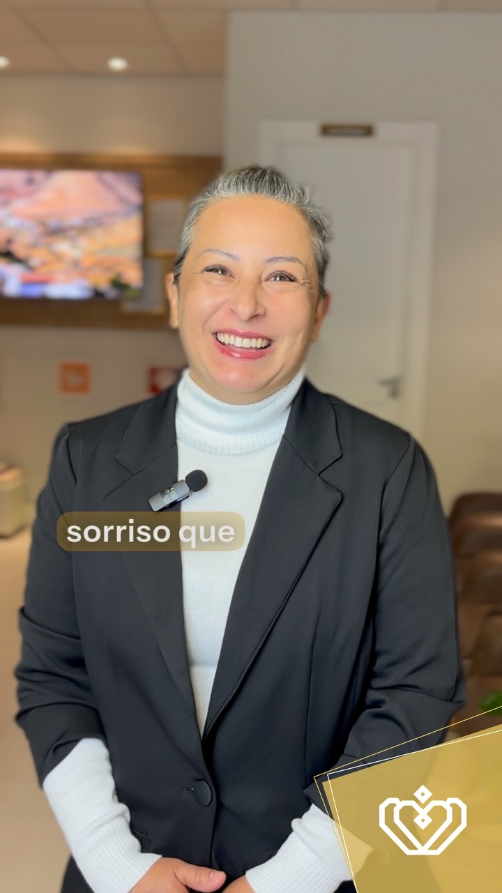 ✨ Transformação que vai além do sorriso! ✨
Ouvir a história da Cris nos enche de orgulho!
Ela topou o desafio de um tratamento orto cirúrgico com coragem e confiança — e o resultado não poderia ser mais lindo 🦷💫
Cada detalhe foi pensado para devolver mais do que estética: autoestima, bem-estar e qualidade de vida.
🎥 Dá o play e sinta a emoção desse depoimento!
Se você também sonha com um sorriso saudável e harmônico, agende sua avaliação. Estamos aqui pra te ajudar no seu processo! 💬💙
#DepoimentoPaciente #TransformaçãoDoSorriso #OrtoCirúrgico #Ortodontia #CirurgiaOrtognática #SorrisoQueTransforma #MeuSorrisoEOnix
