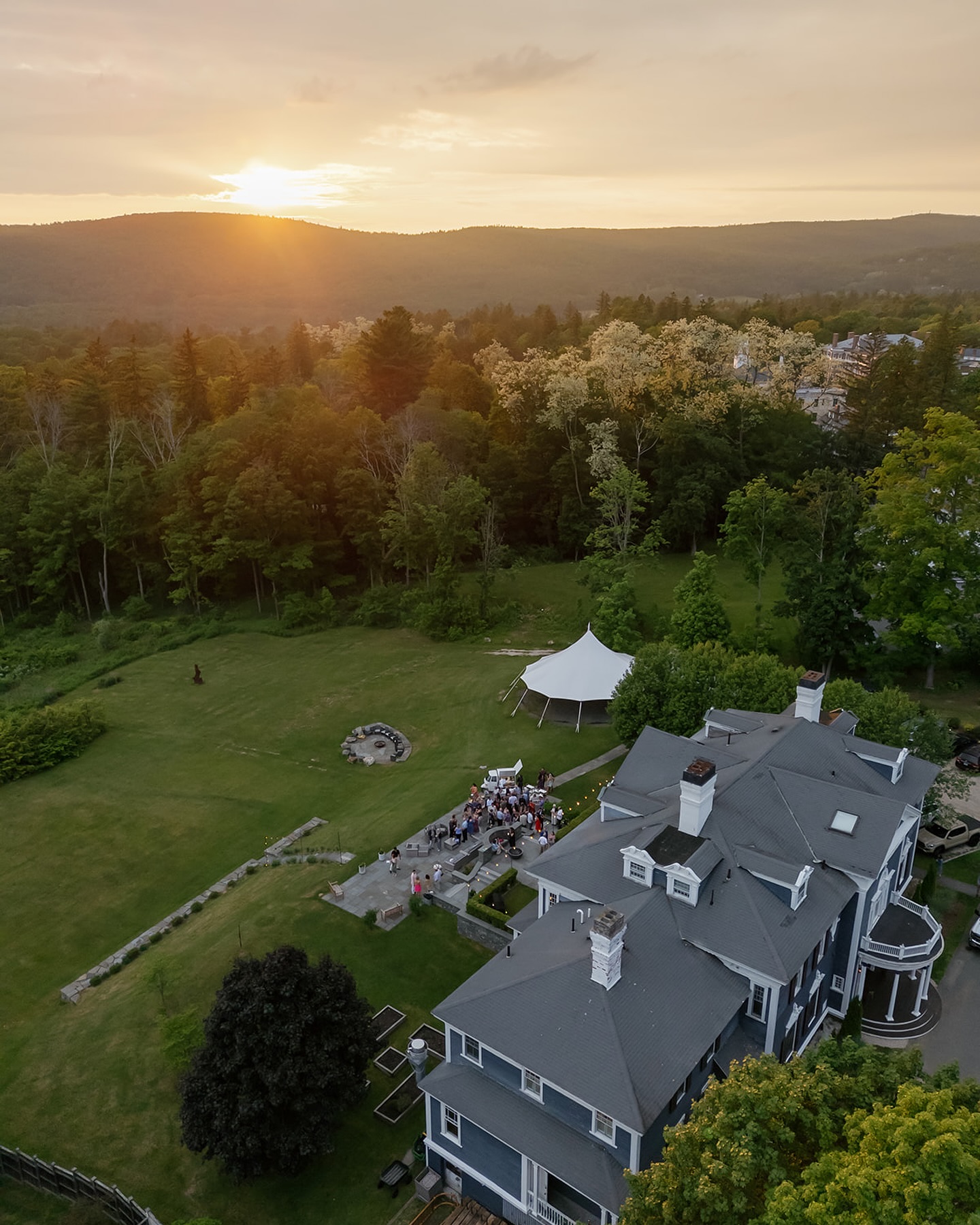 ✨This gorgeous golden hour aerial shot, captured by the talented @shukhratkamalovphoto encapsulates so much of what we love about our job!
🍃 We get to serve at a variety of outdoor celebrations all throughout the Berkshires, MA and beyond.
🍃 Each location is uniquely beautiful and contributes its own character to the event. The view from the patio at @thekembleberkshires (above) is the stuff of Berkshire dreams!
🍃 Wedding Season stretches for a whole six (sometimes seven!) months in our area, so we get to design our beverage and catering services to complement lots of different seasonal aesthetics.
🥂We get to help make the memories that guests look back on fondly for years to come!
✨It's simply the best.