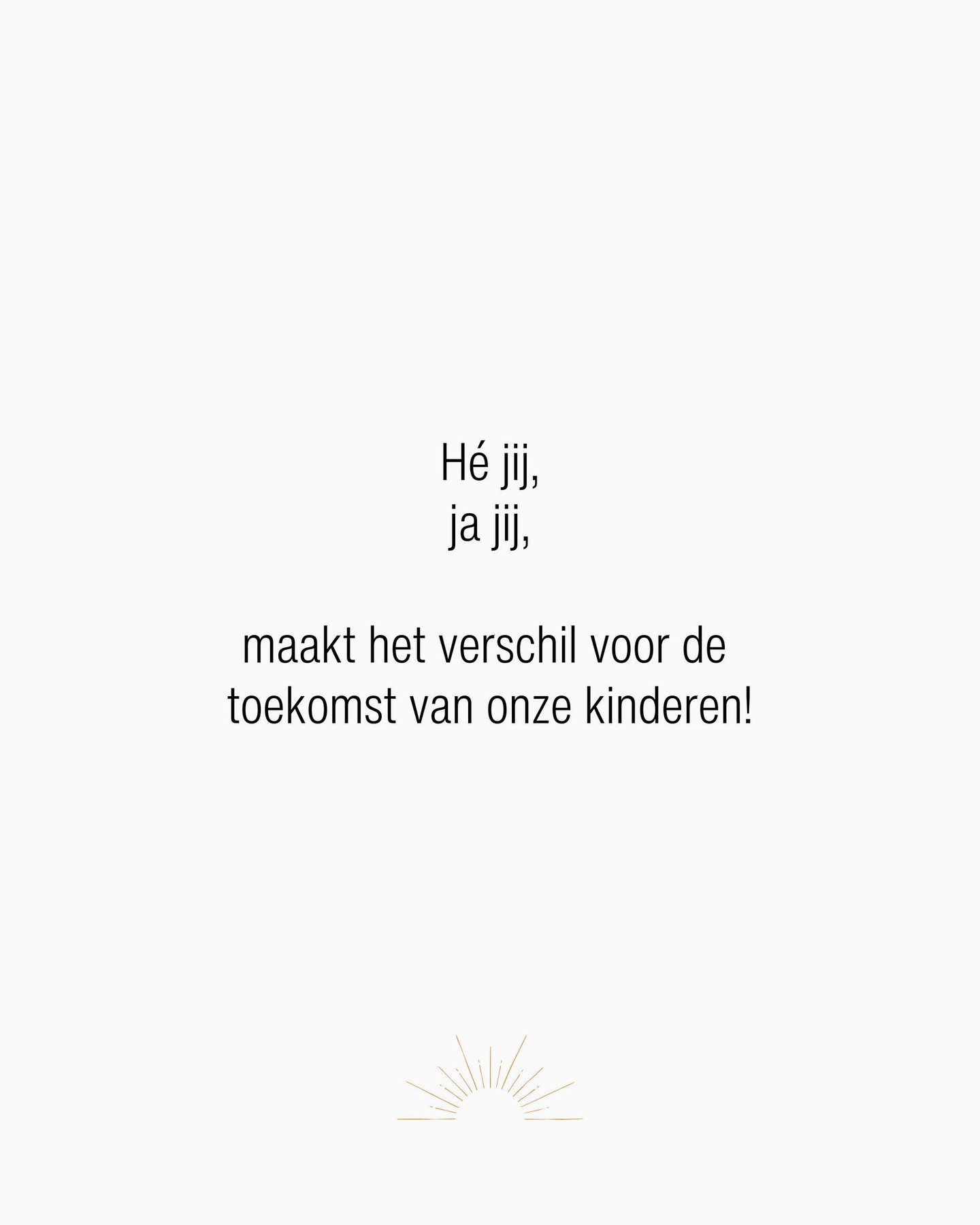 Bewust ouderschap is een keuze om aanwezig te zijn — ook in de ongemakkelijke momenten.
Om te kijken naar jezelf met liefde, zodat je je kind kunt begeleiden vanuit verbinding en vertrouwen.
Dat is hoe we generaties helen.
En dat begint bij één ouder die durft te kijken.
Die bewust wordt van zijn/haar reactie,
een patroon herkent,
deze durft aan te kijken
én te transformeren.
Misschien… ben jij dat wel?
Ben jij er klaar voor?
Laat een ❤️🔥 achter!