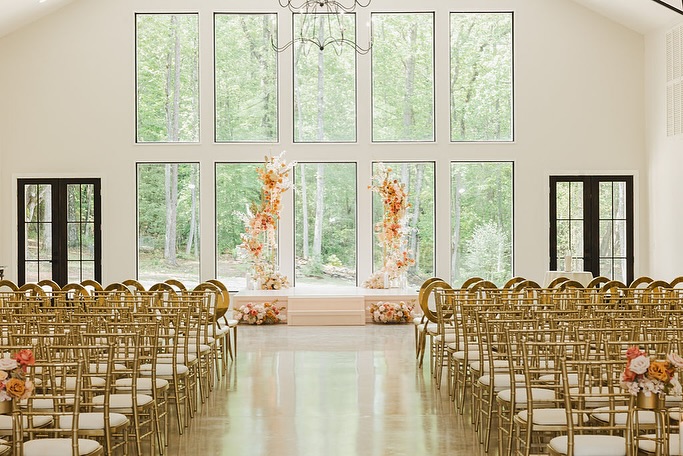 The perfect afternoon walk 🥰
Photographer: @ynot_images
Planner: @brittanybevents
Rentals: @grandeventdesign and @prophousebirmingham
Flowers: @necefloraldesigns
Venue: @thevilla.tusc