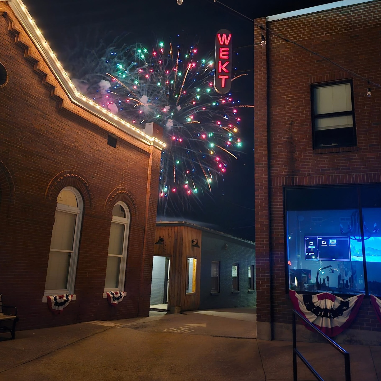 Wishing we were with you this Fourth of a July, but fall is on her way and we’re prepping for the possibility of an August workshop!
Happy 4th, y’all!
#workshop #giftshop #festivehomes #thefestivehouse
