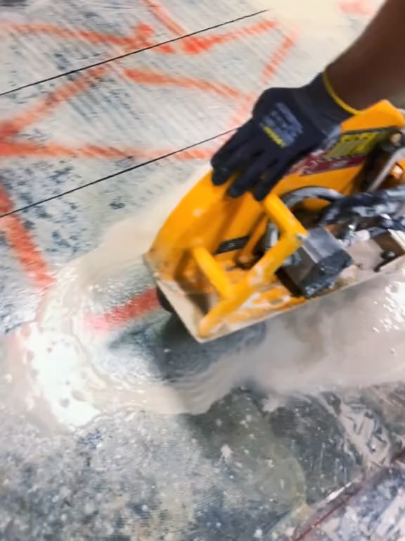 Concrete cutting trenches for new plumbing!
Apex GPR 🚧
24/7